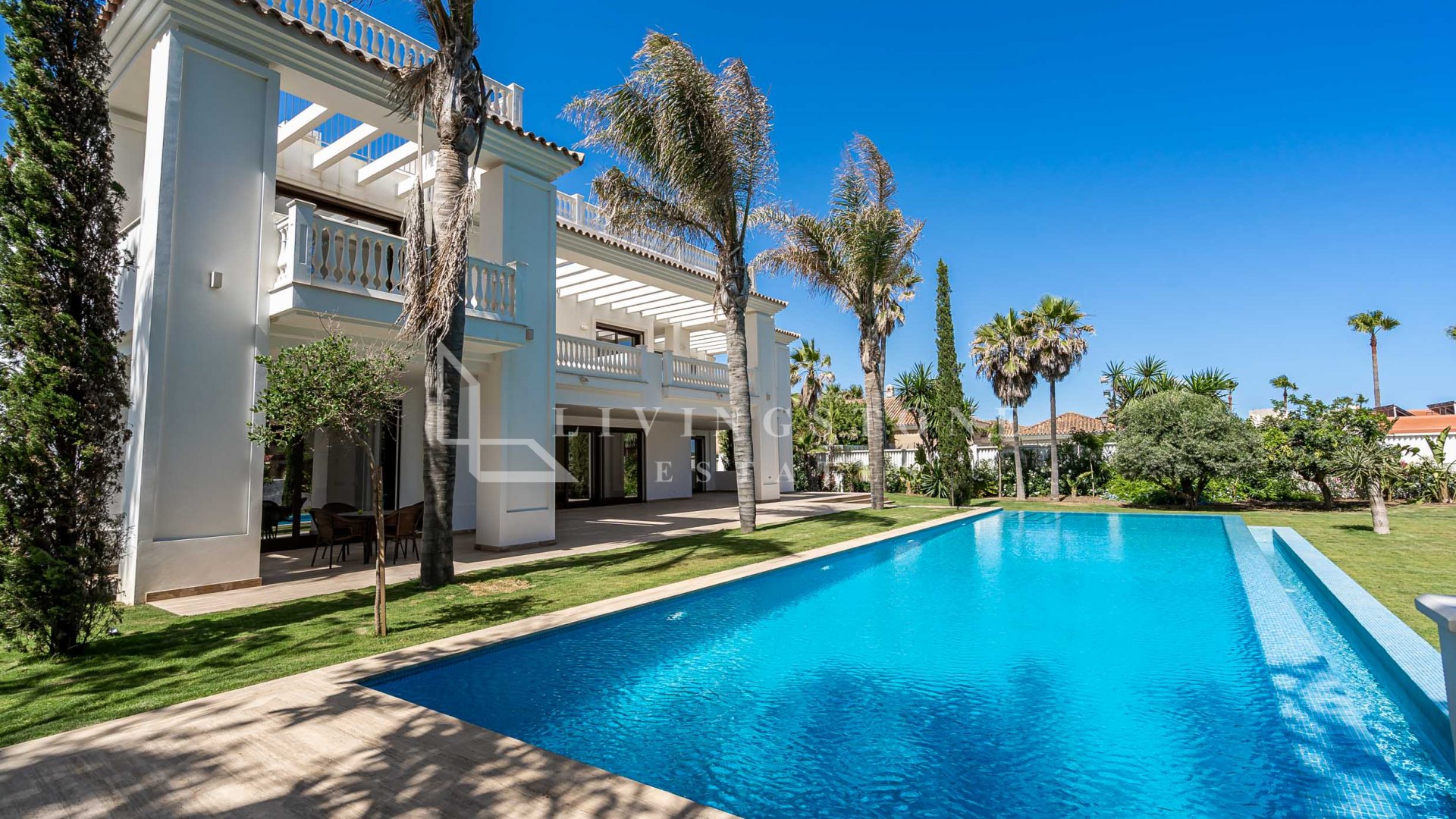 Luxury 6-Bedroom Villa in Prestigious Guadalmina Baja, Casasola, Beachside