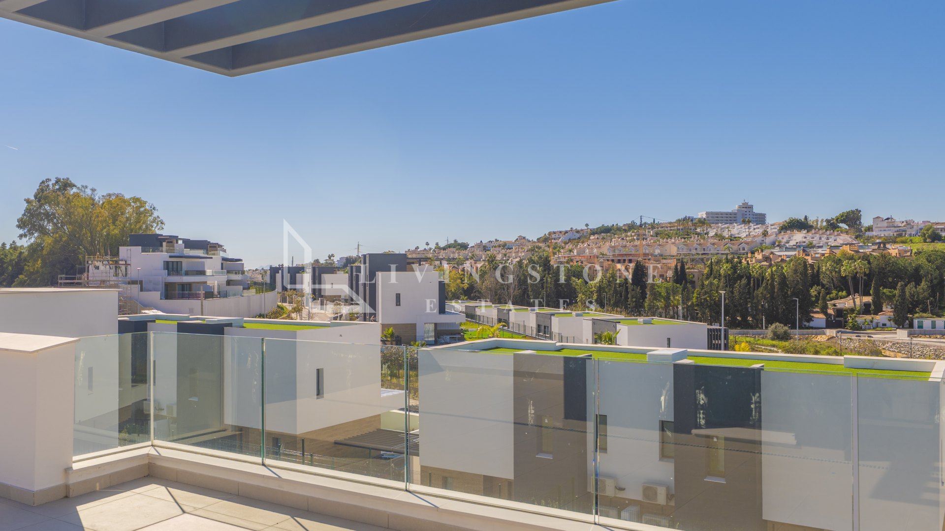 Exclusiva Villa Pareada de Obra Nueva en Atalaya, Estepona Este