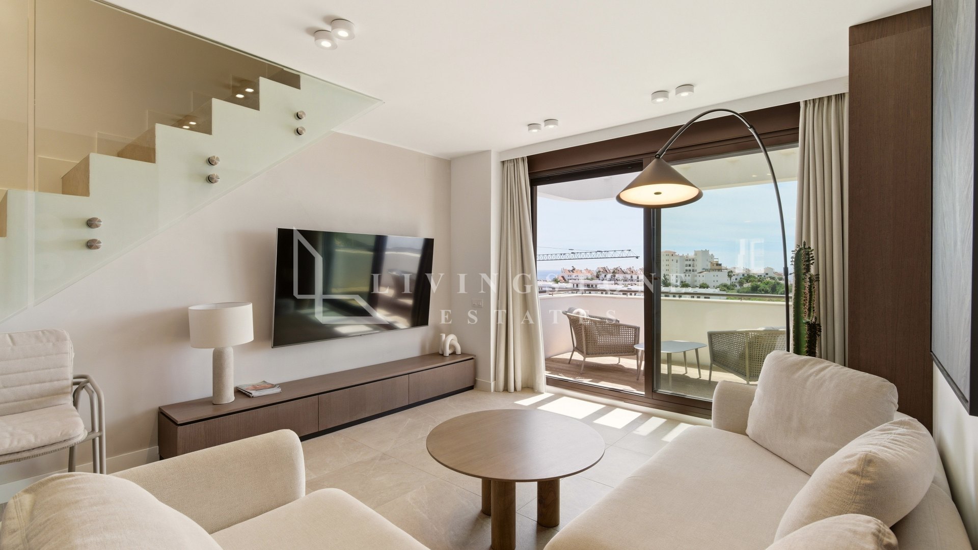 Luxury modern penthouse with the panoramic and sea views in Estepona!