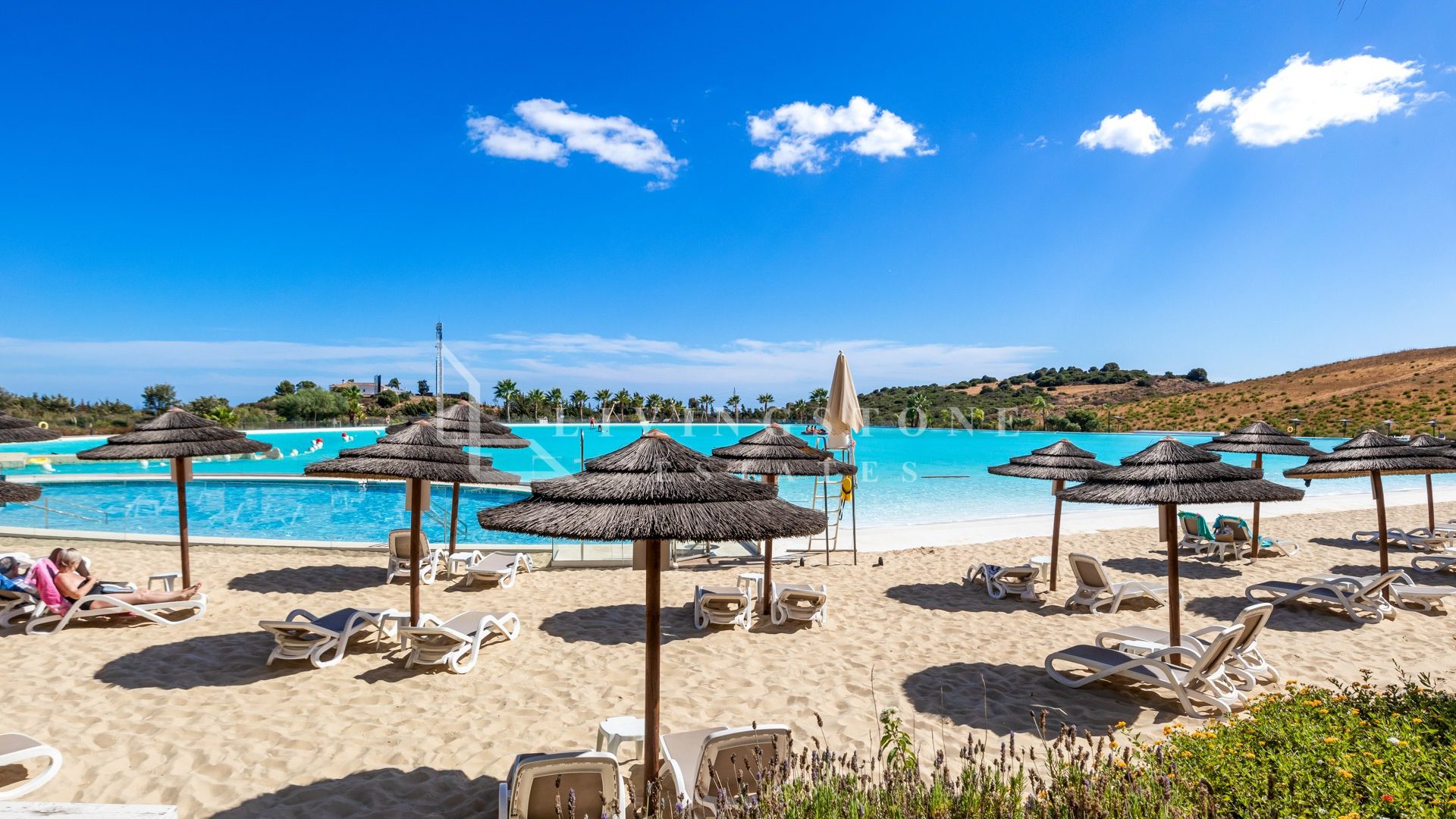 South-facing apartment in Alcazaba Lagoon