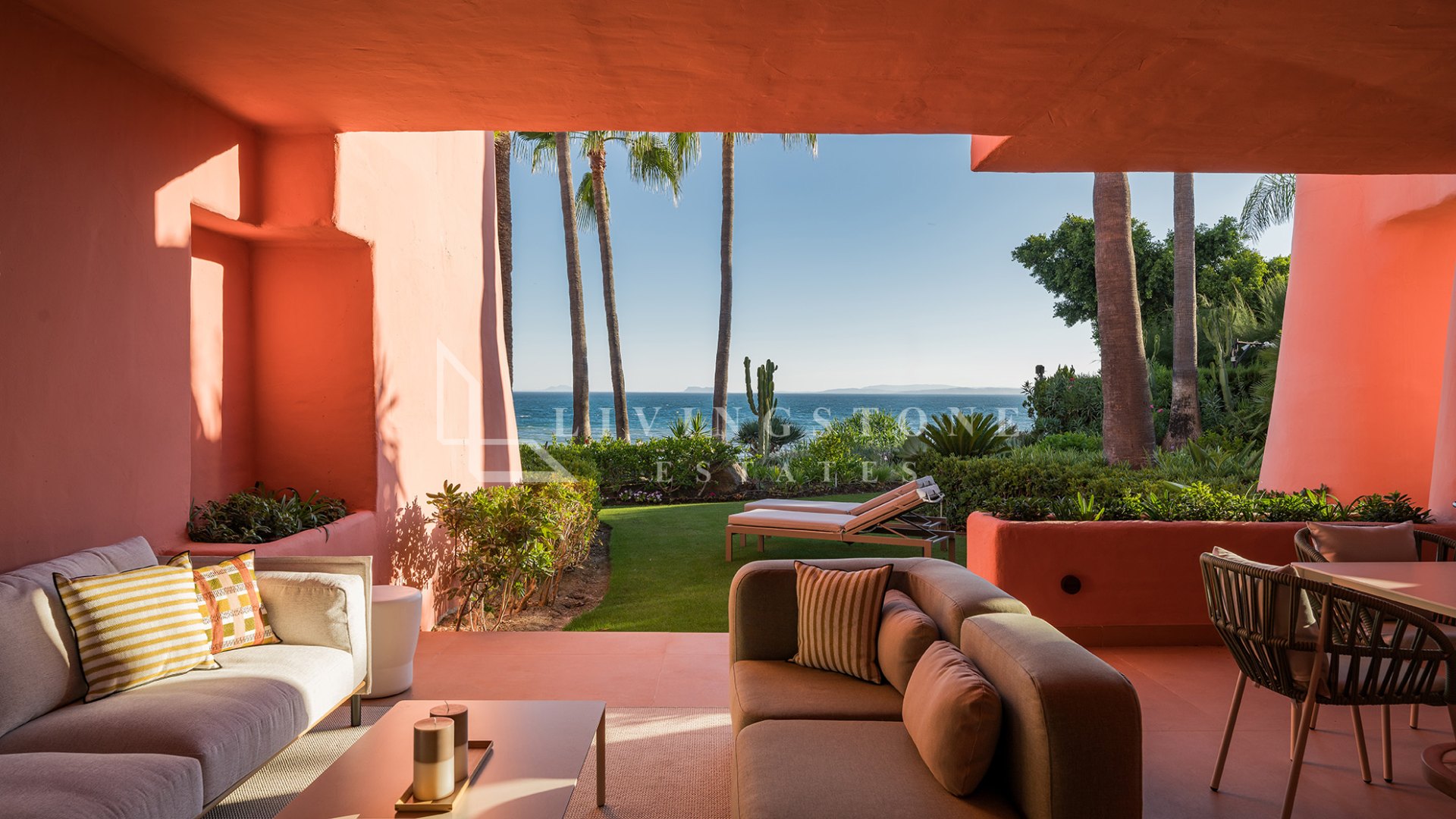 Renovated beachfront apartment in Cabo Bermejo, Estepona