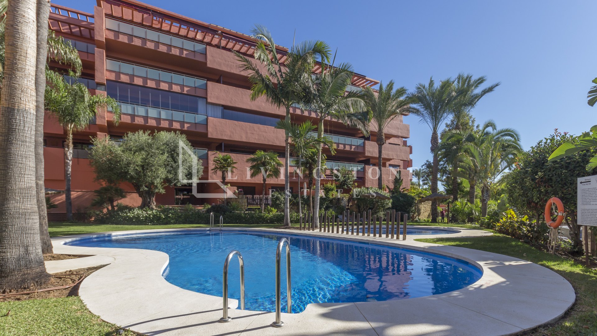 Fabulous 3 Beds apartment in Las Salinas, Estepona East