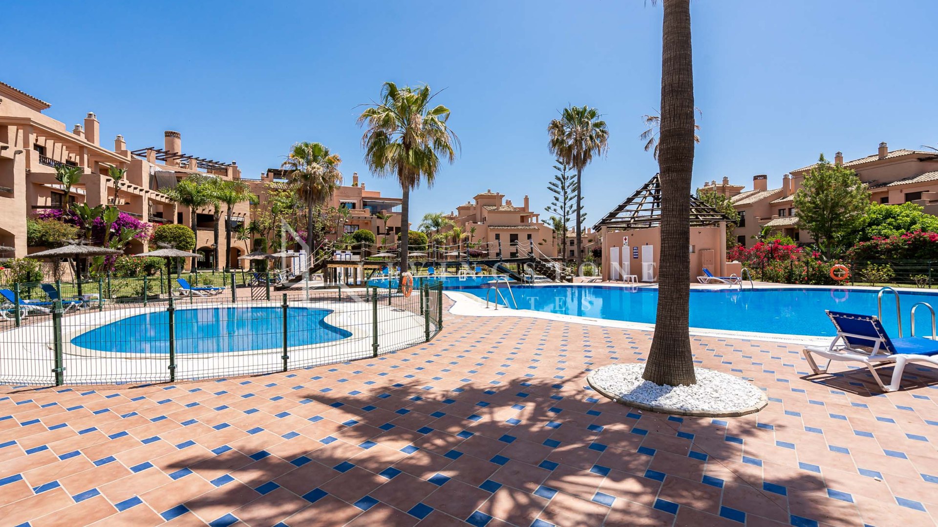 Wohnung zu verkaufen auf Hacienda del Sol, Estepona Ost