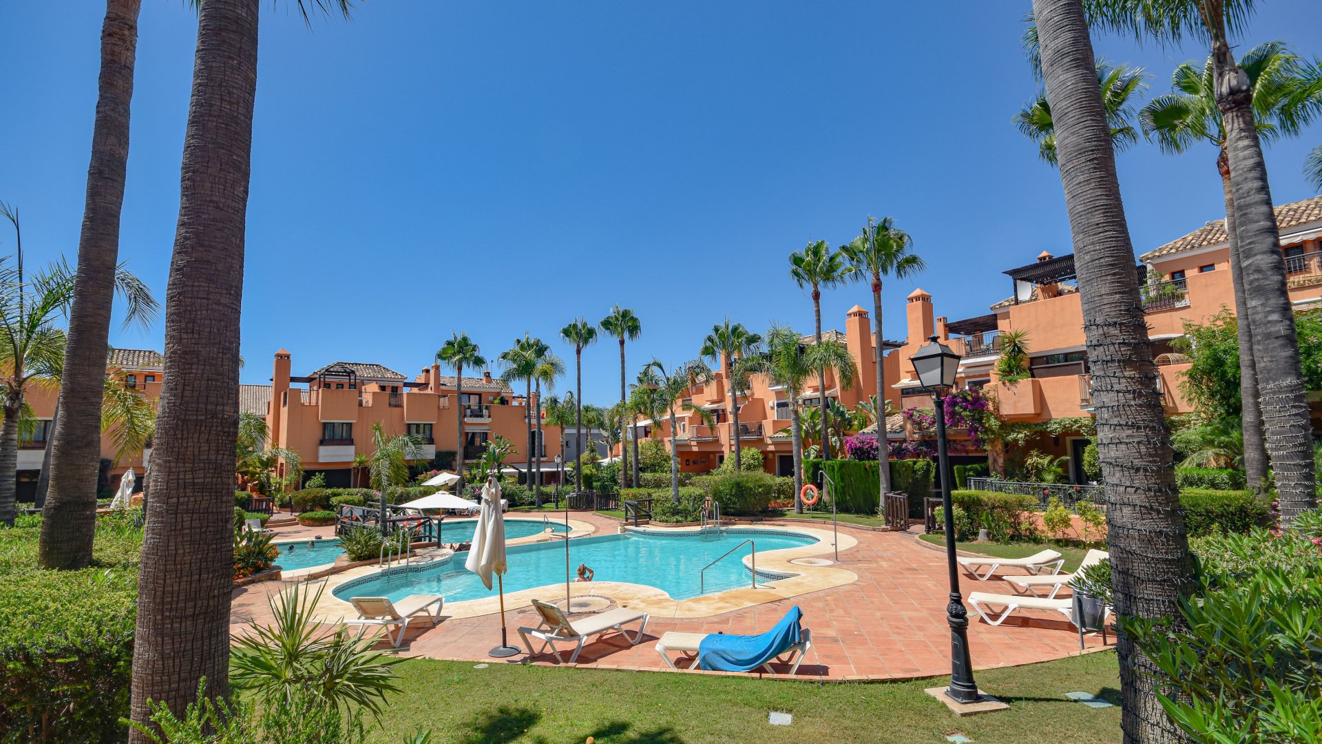 Charming 2 bedroom vacation home next to the beach, Marbella