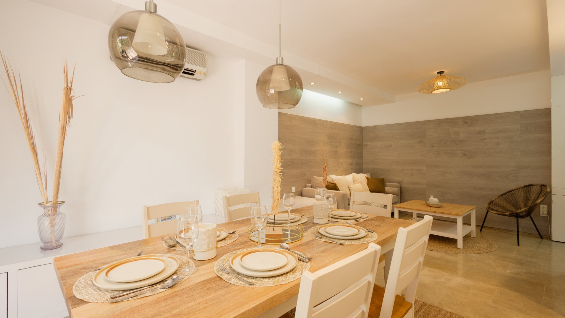 Acogedor apartamento, con terraza y piscina comunitaria, en la nueva Milla de Oro, Marbella