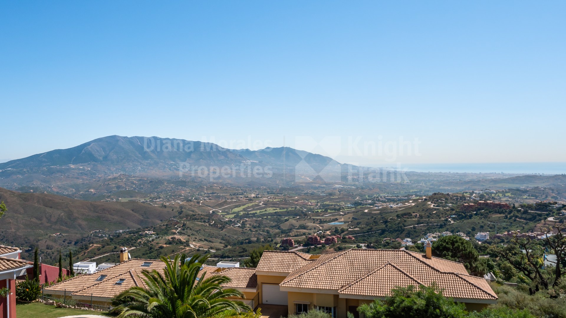 Oakhill Heights in La Mairena Ojén is an exquisite enclave with privileged views