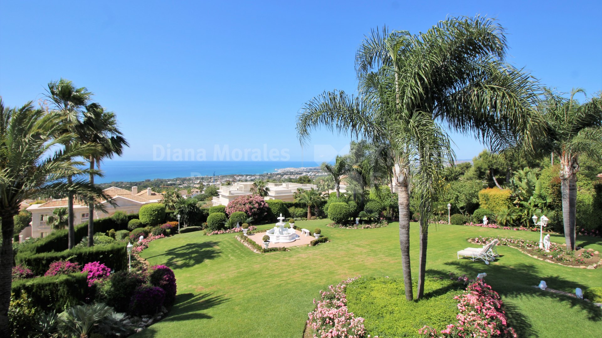 Villa avec grand jardin et vue sur la mer à Marbella Sierra Blanca
