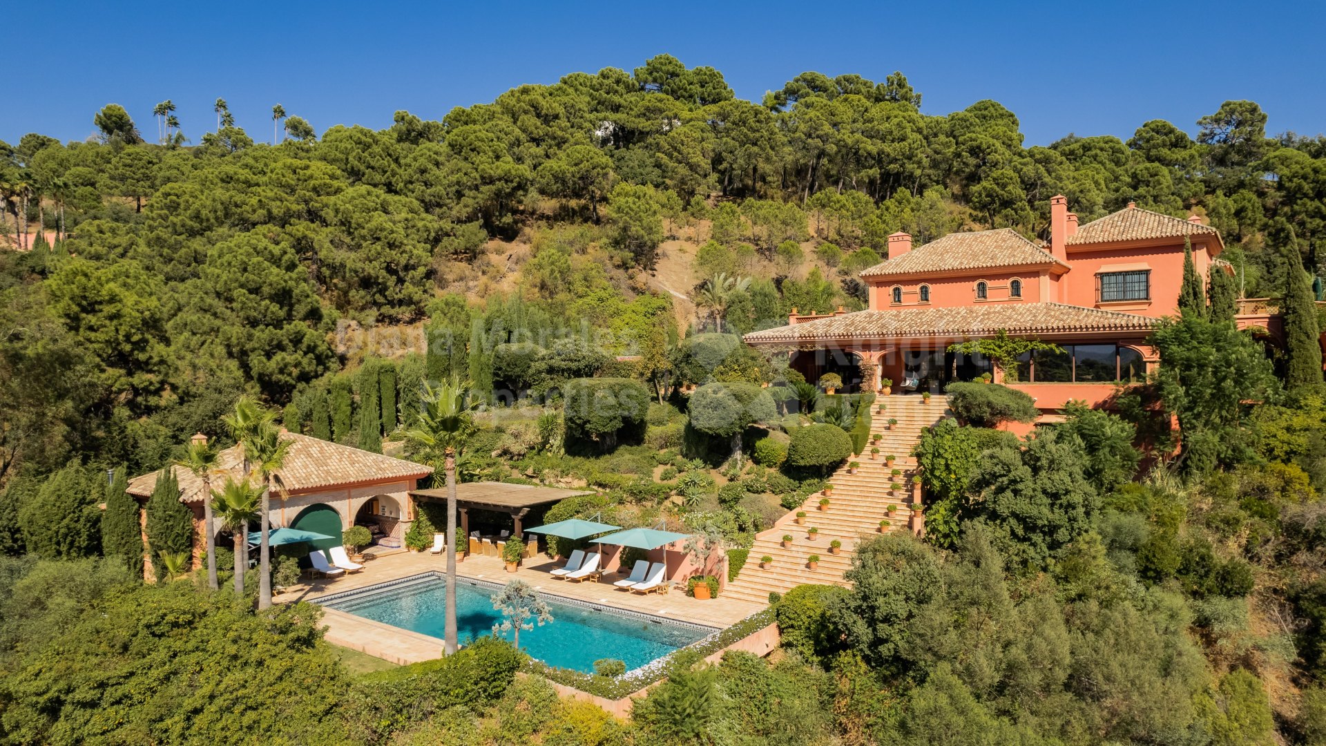 Villa in secure and exclusive La Zagaleta Estate
