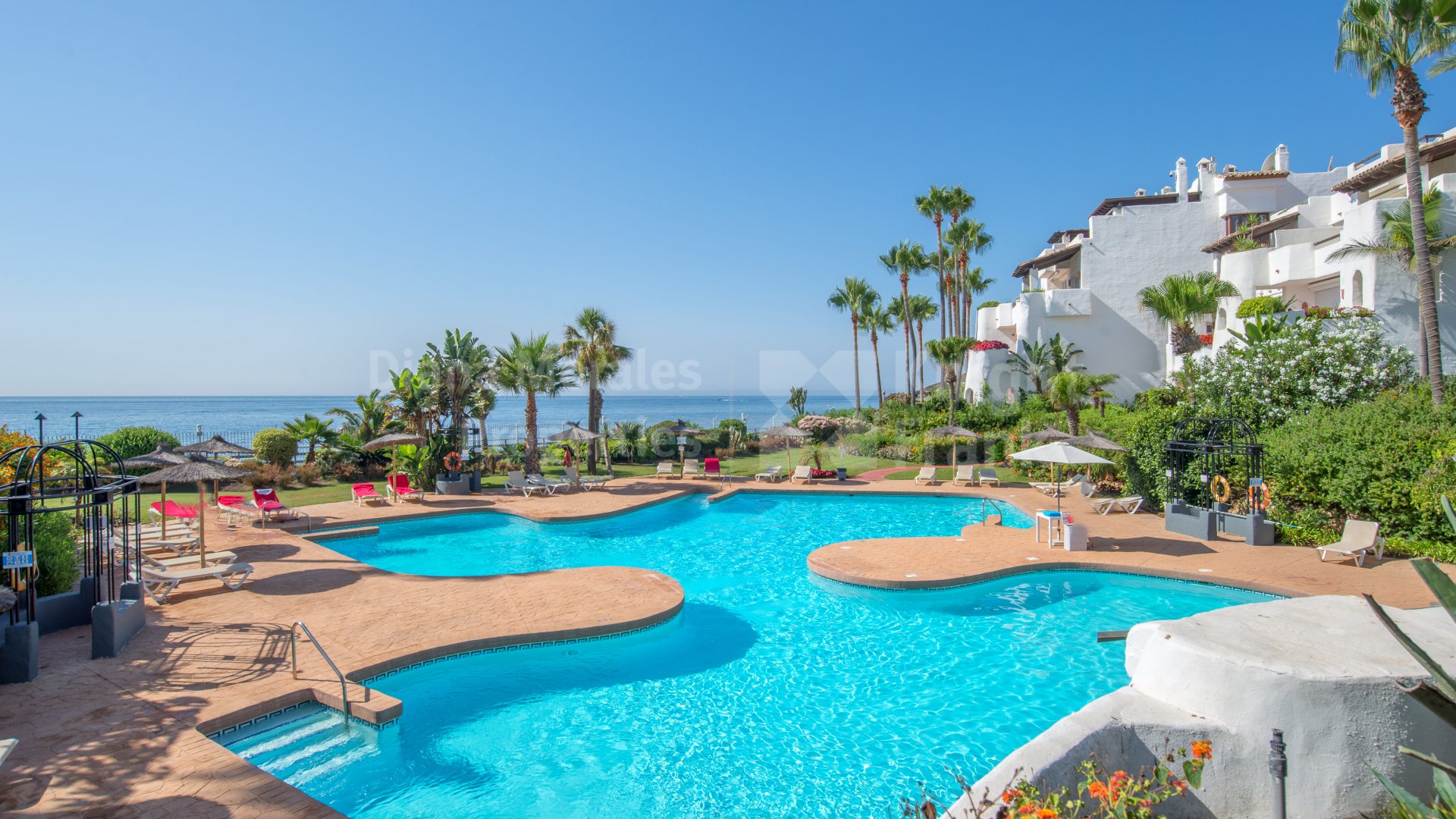 Ventura del Mar, Apartamento con jardín en la playa junto a Puerto Banús