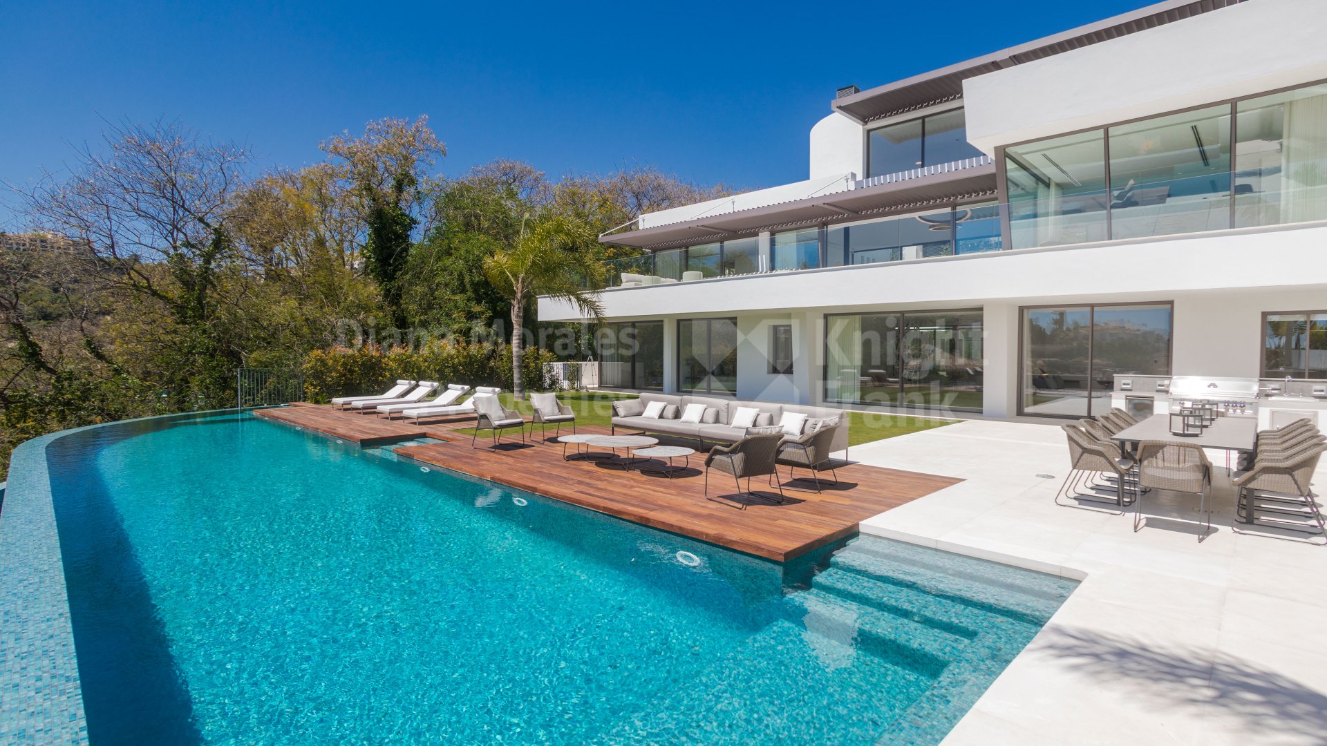 Brand new villa with sea and golf views in La Quinta