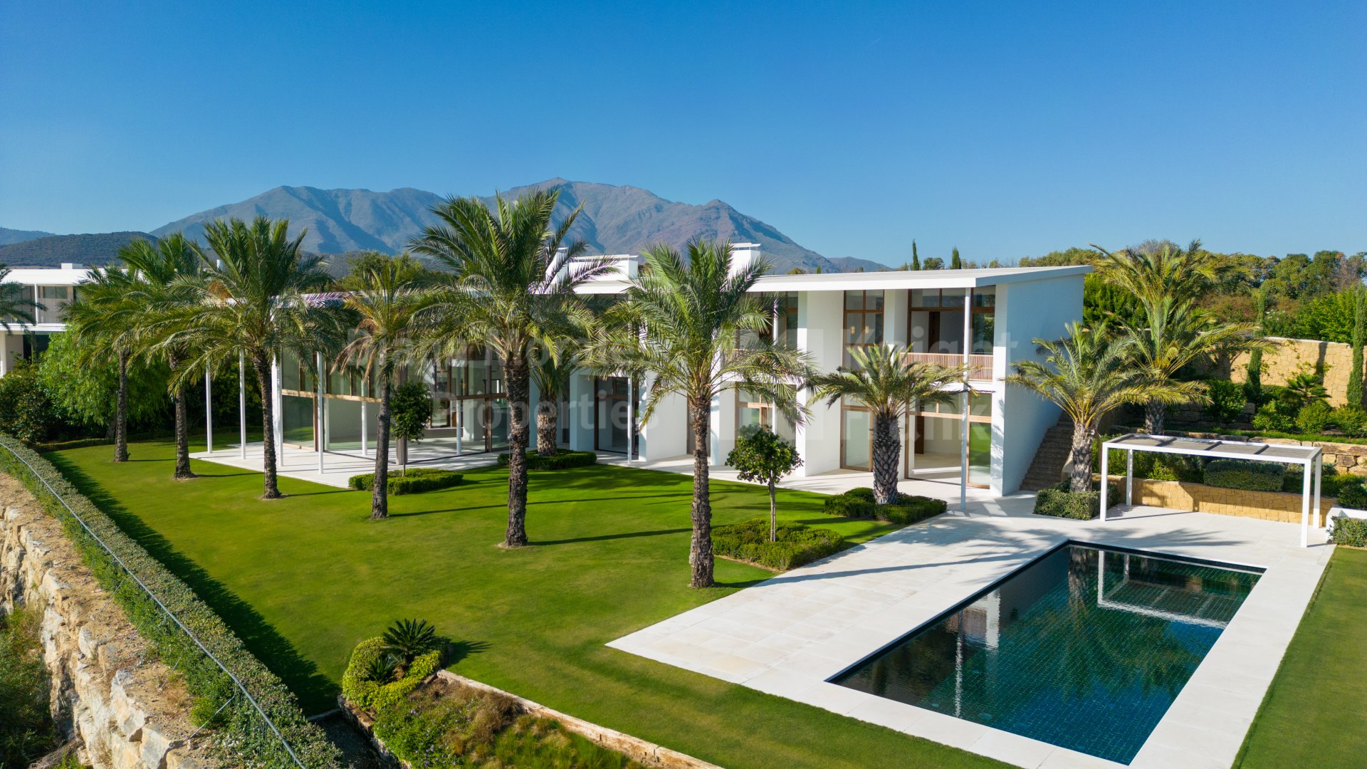 Six-bedroom villa in Golfside Villas, Finca Cortesin