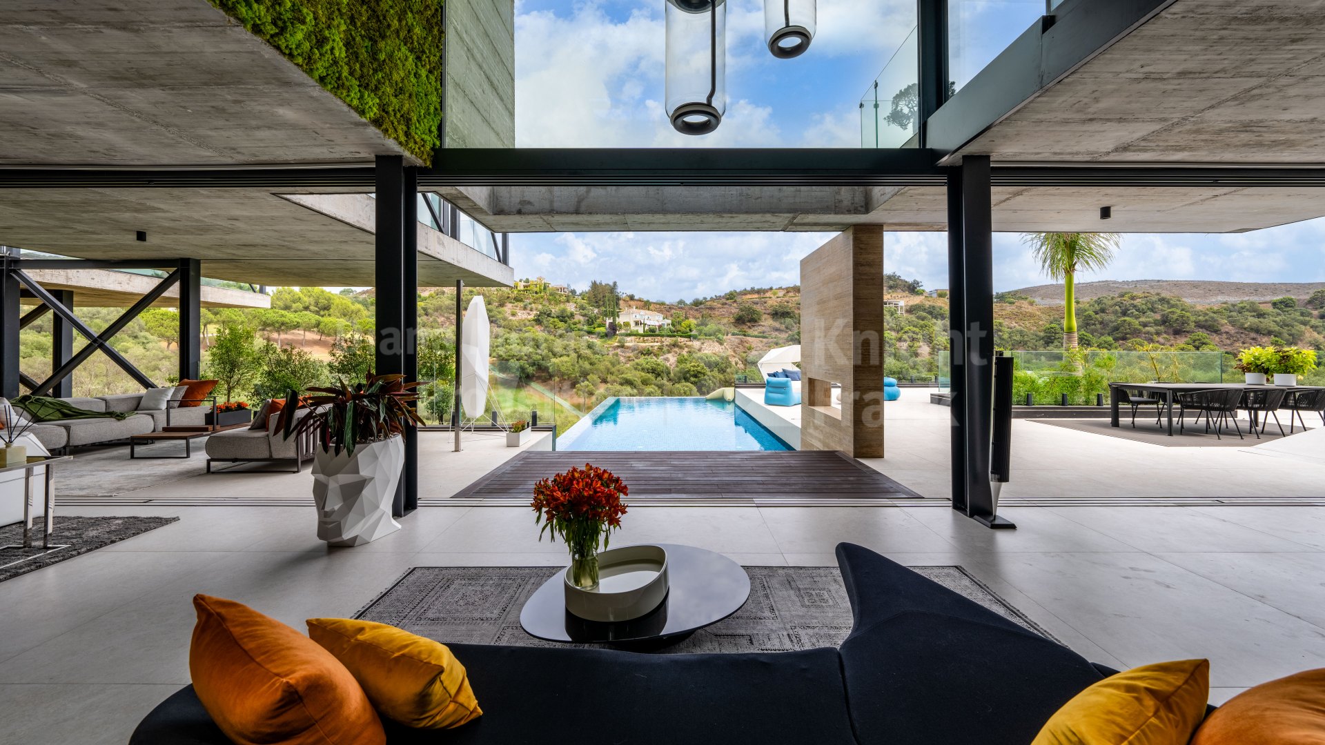 Marbella Club Golf Resort, Modern villa with stunning views