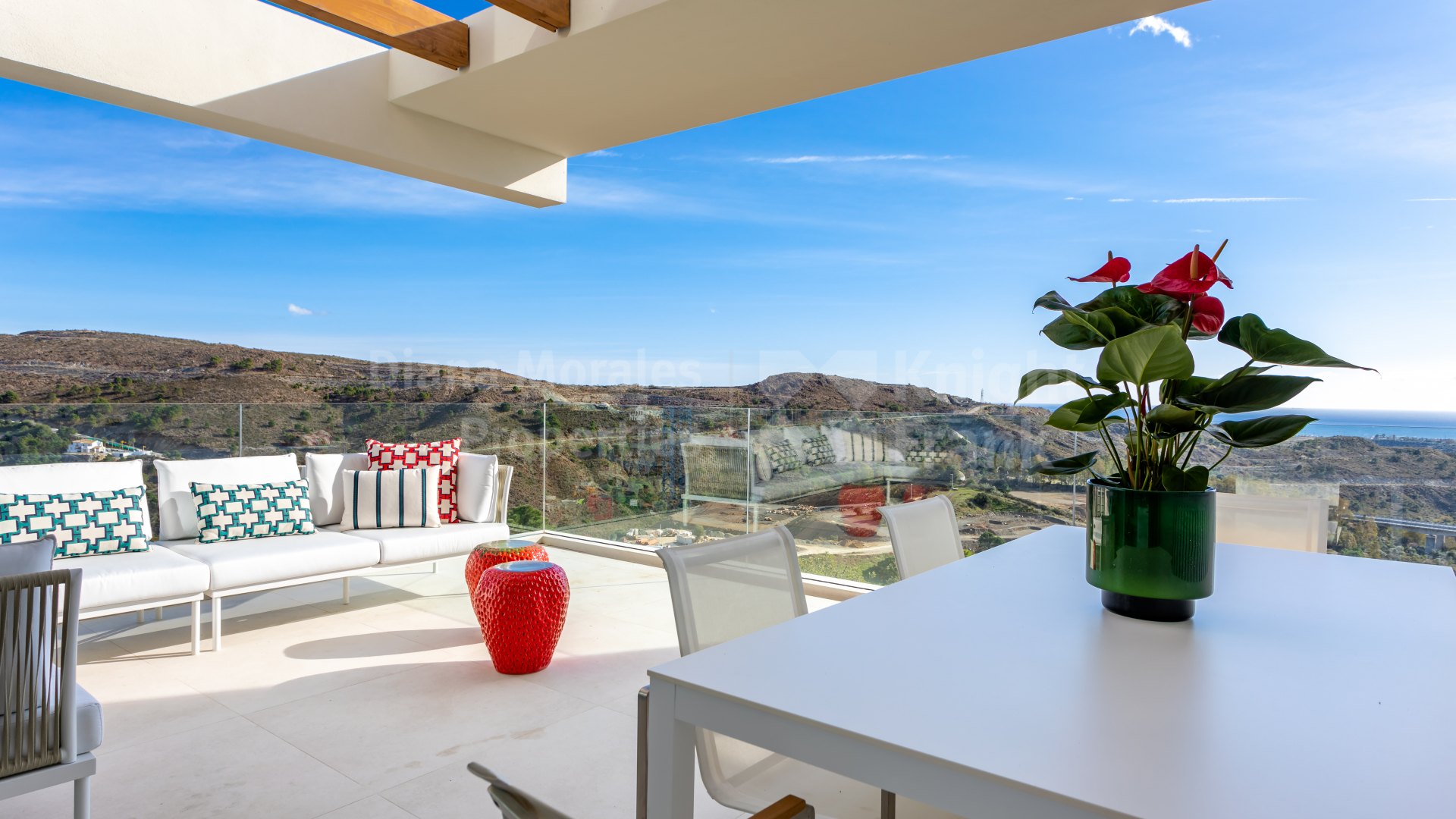 Marbella Club Hills, Large two bedroom new apartment
