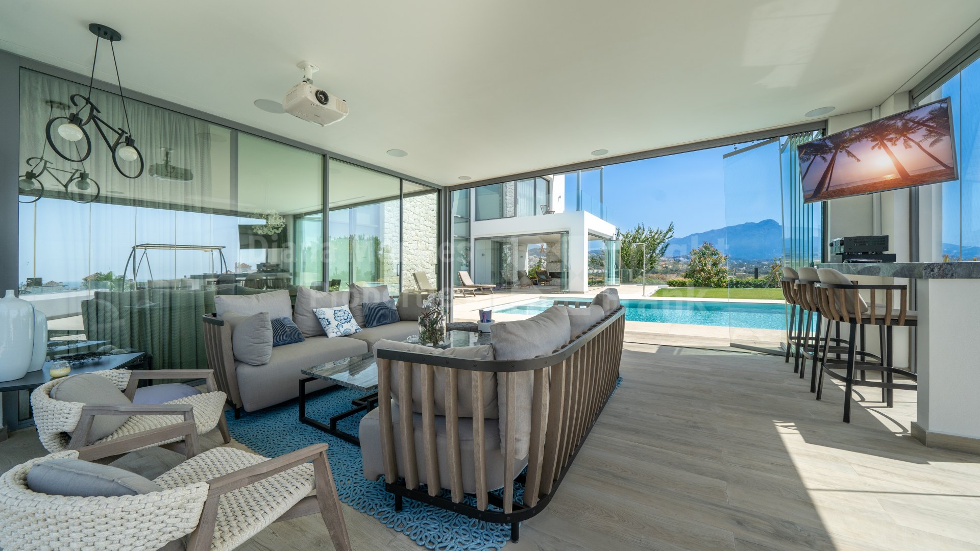 La Alqueria, Modern design six-bedroom house with panoramic views