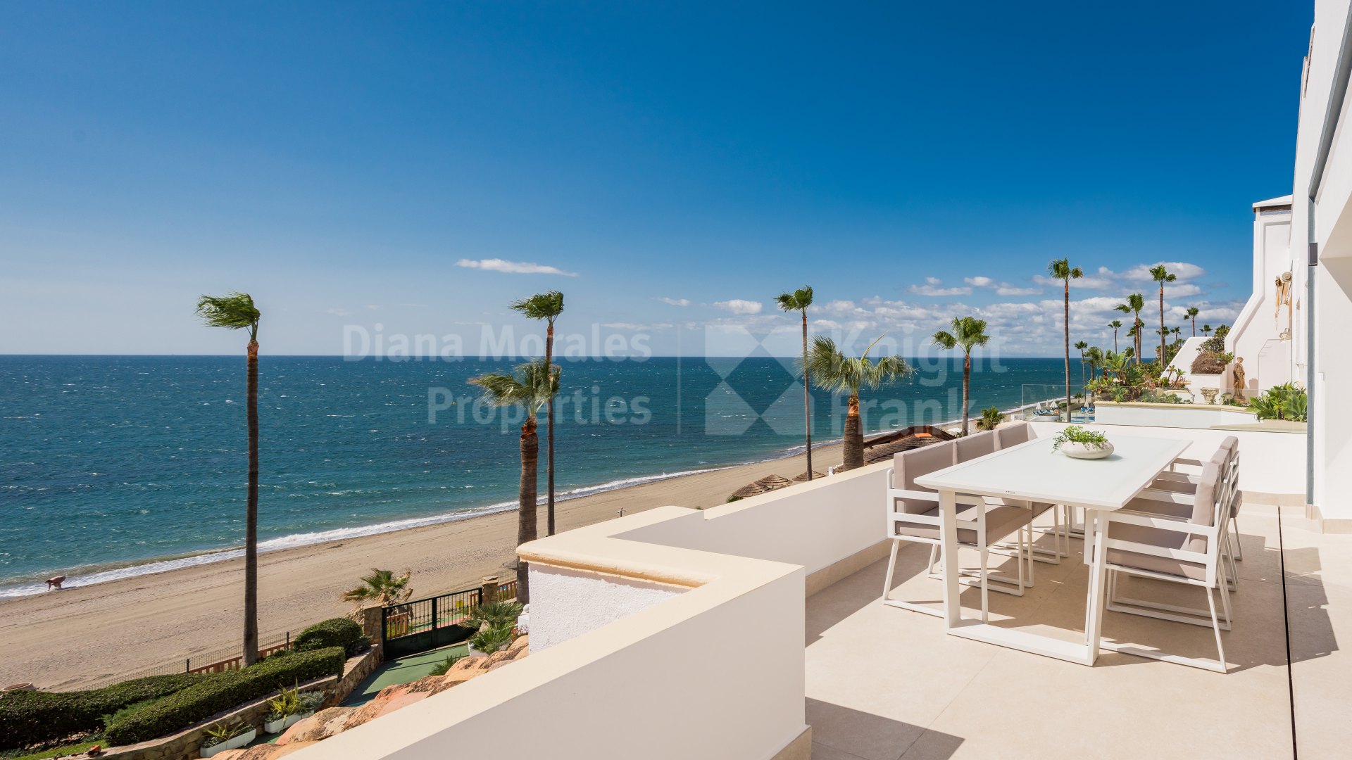 Luxury Beachfront Apartment in Dominion Beach, Estepona