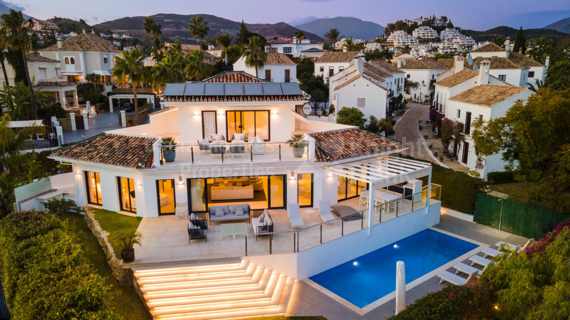 Beautiful refurbished villa in Las Brisas with sea views