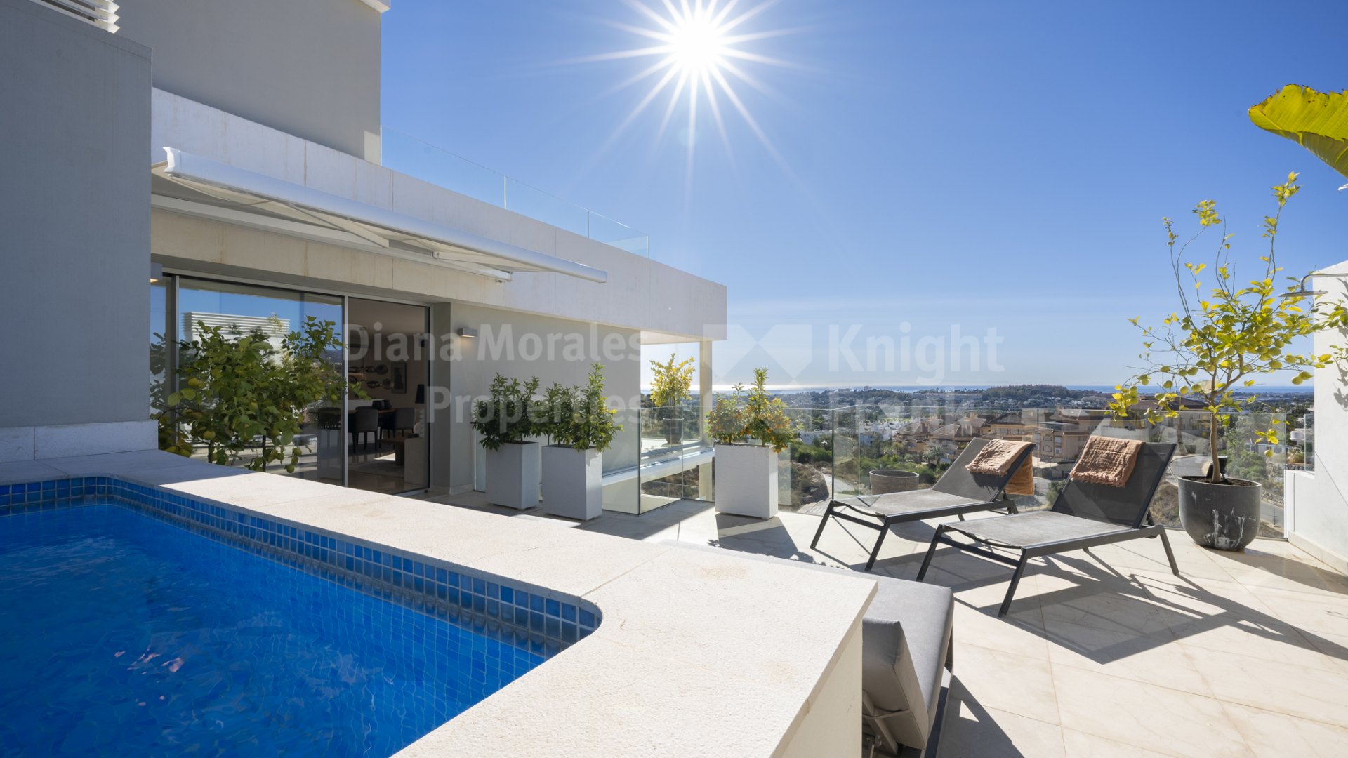 La Morelia de Marbella, Luxurious duplex penthouse with stunning views and private heated pool