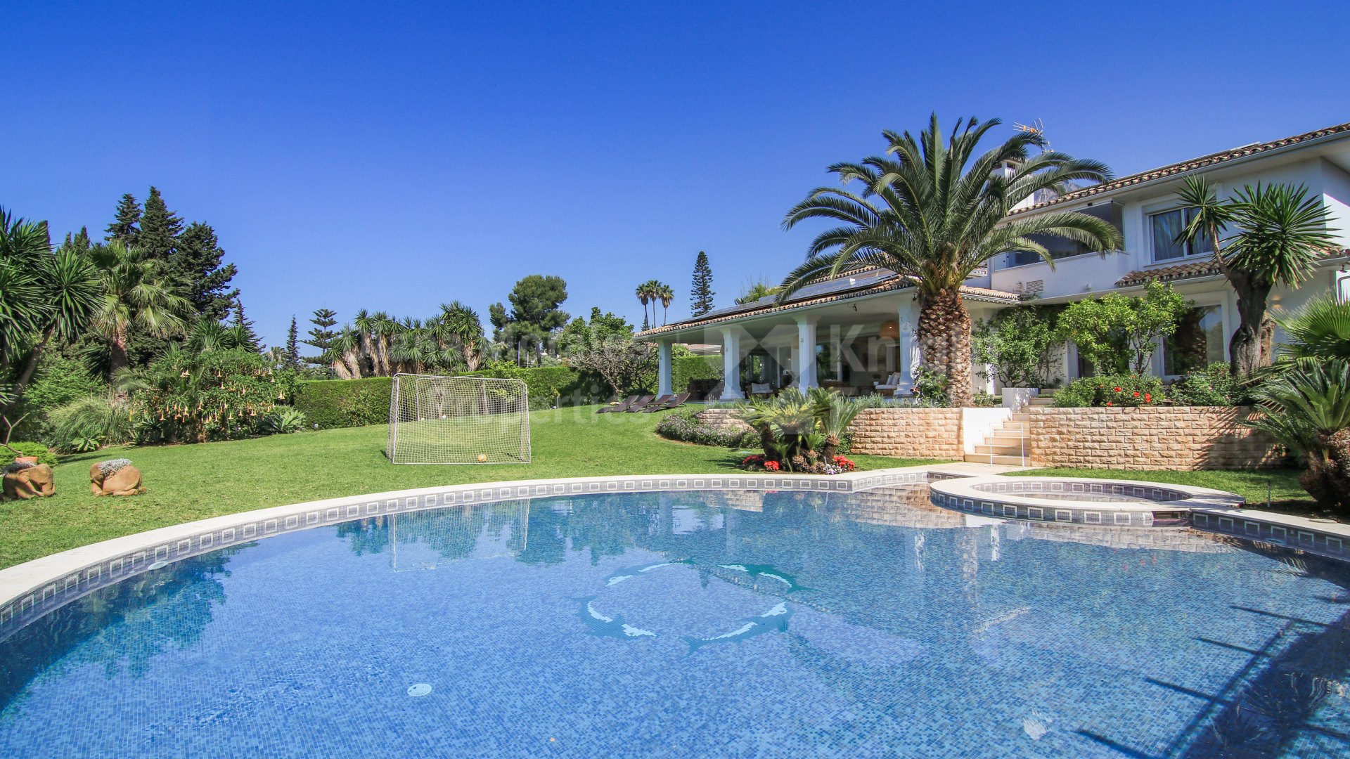 Marbella Golden Mile, Villa for sale in The Golden Mile