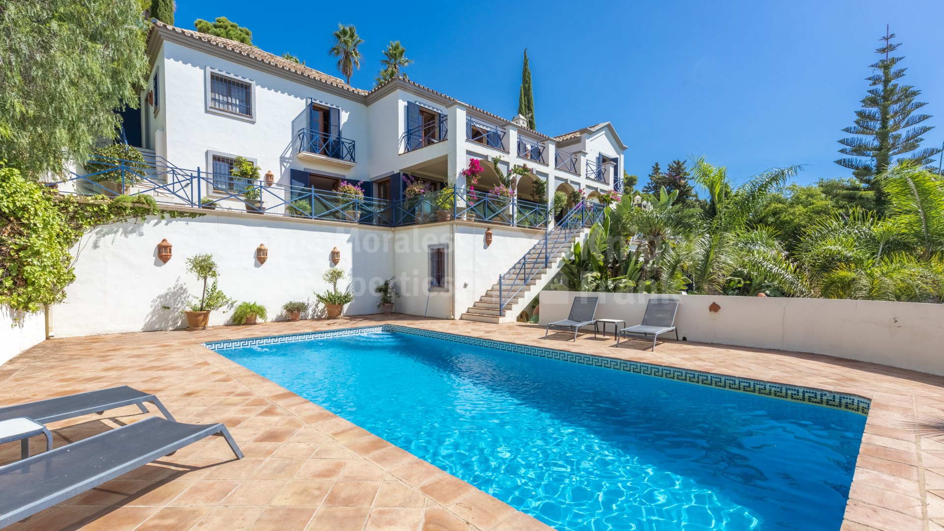 Schönes Haus im andalusischen Stil in El Madroñal