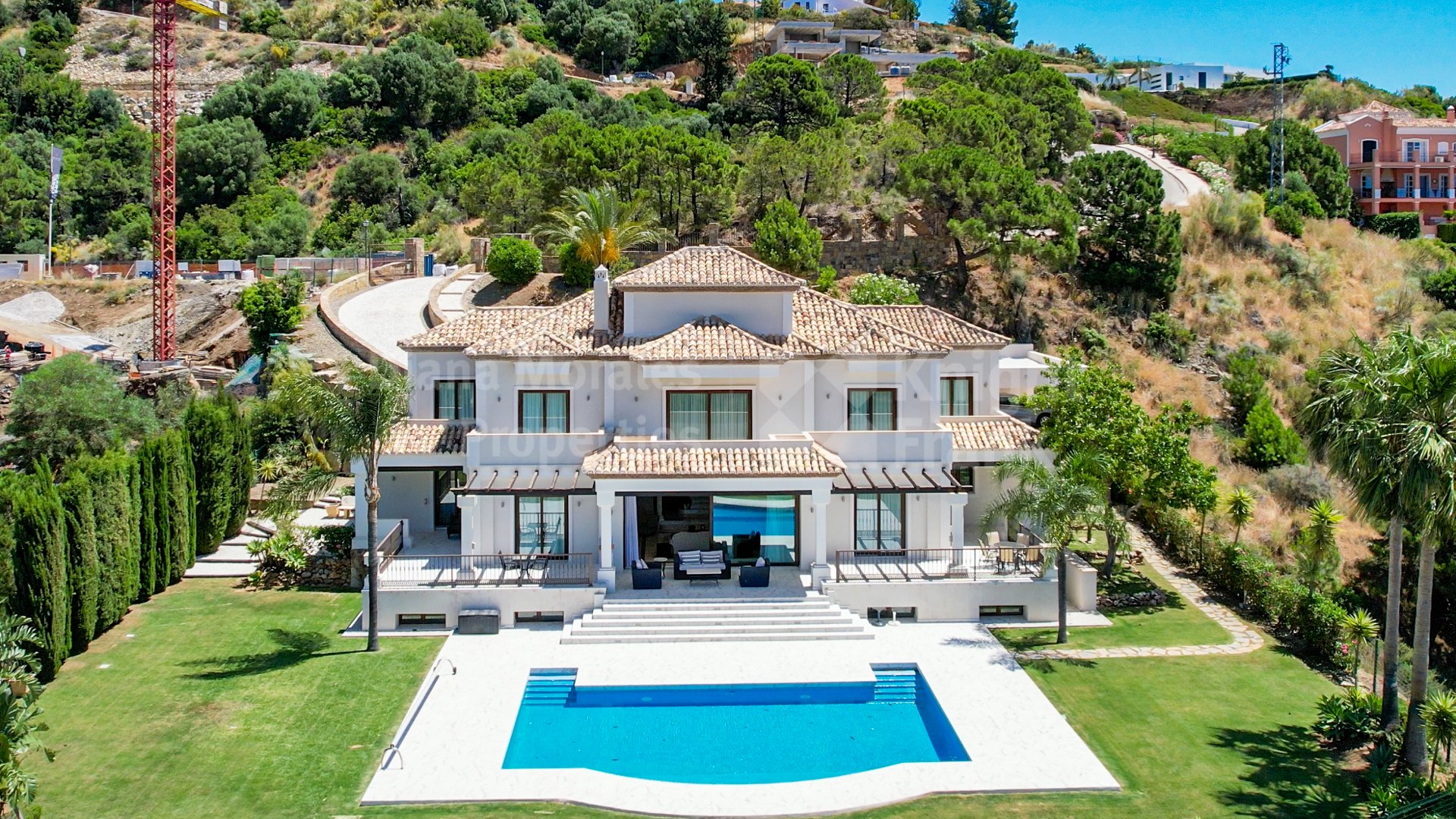 Villa in Monte Mayor mit Panoramablick aufs Meer