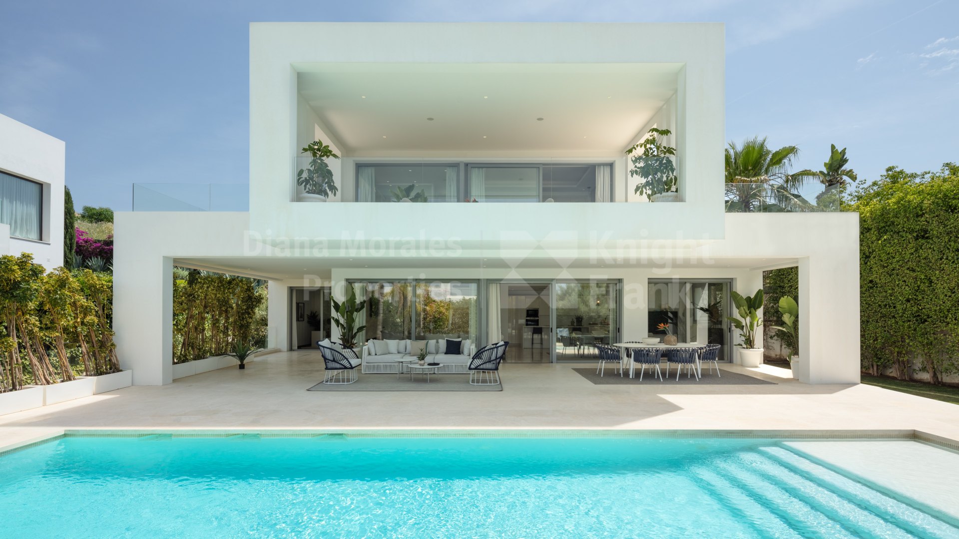 Nueva Andalucia, Villa moderna y acogedora en una urbanización vallada