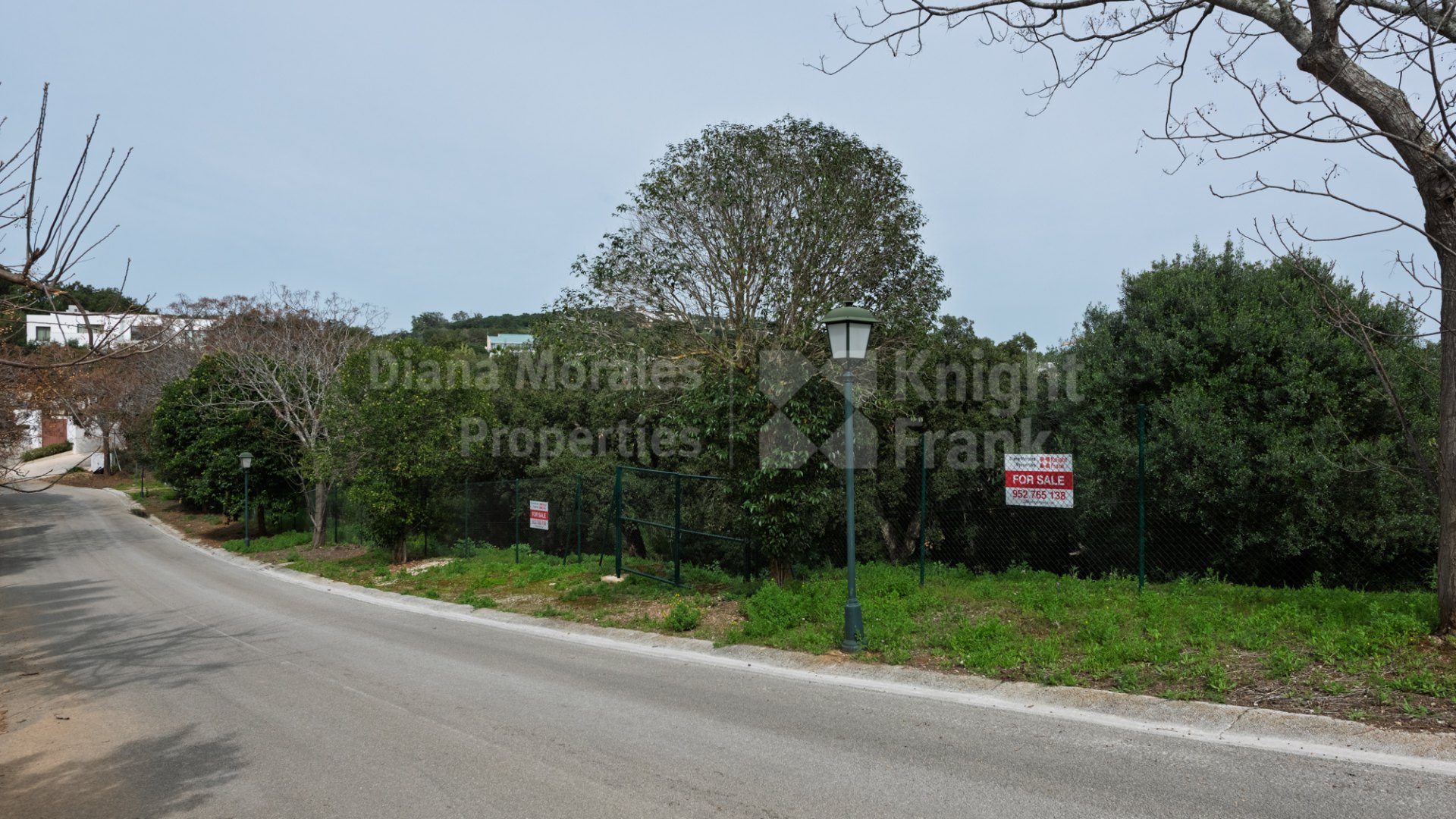 Plot for sale with project and licence in Sotogrande