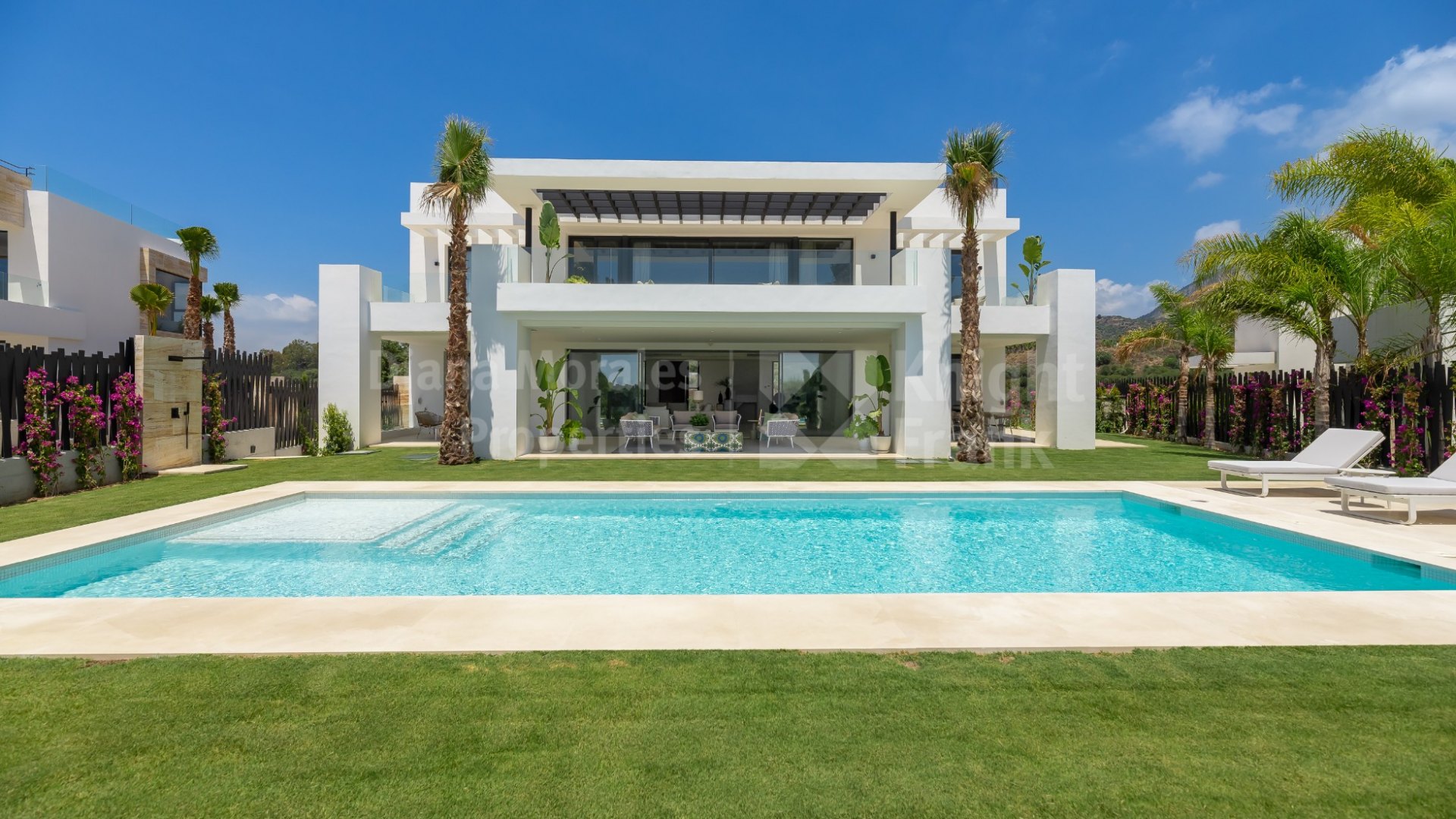 Marbella Golden Mile, Contemporary villa in Lomas del Virrey