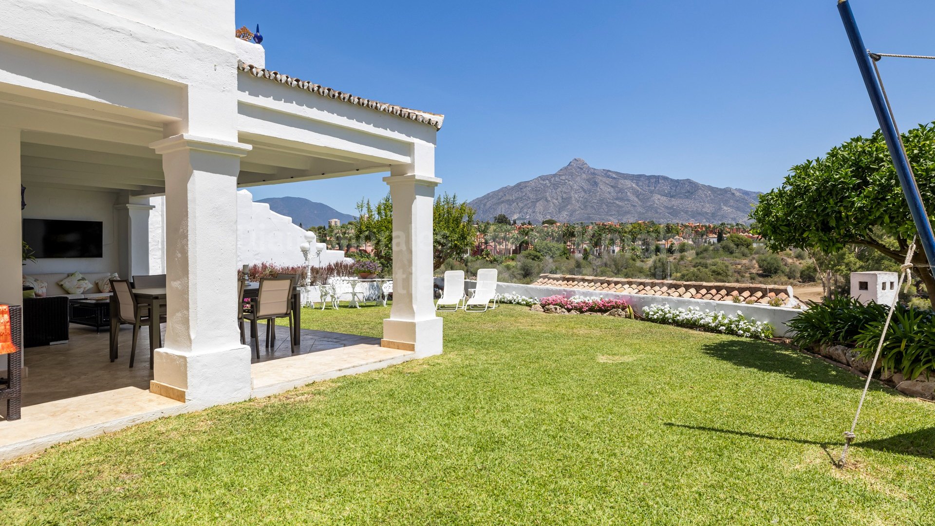 Casa adosada a corta distancia de Puerto Banús