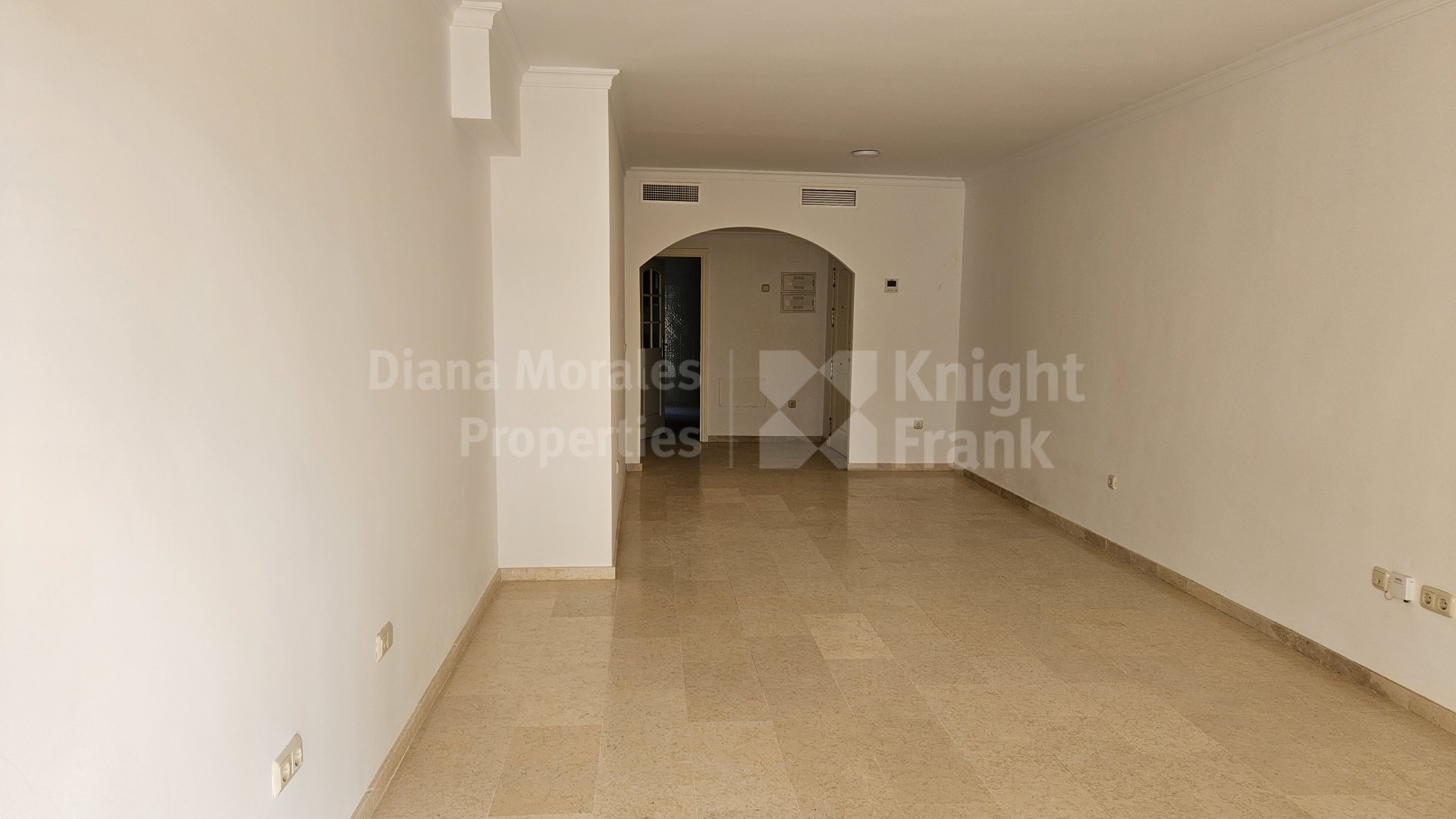 Elviria, Amplio apartamento