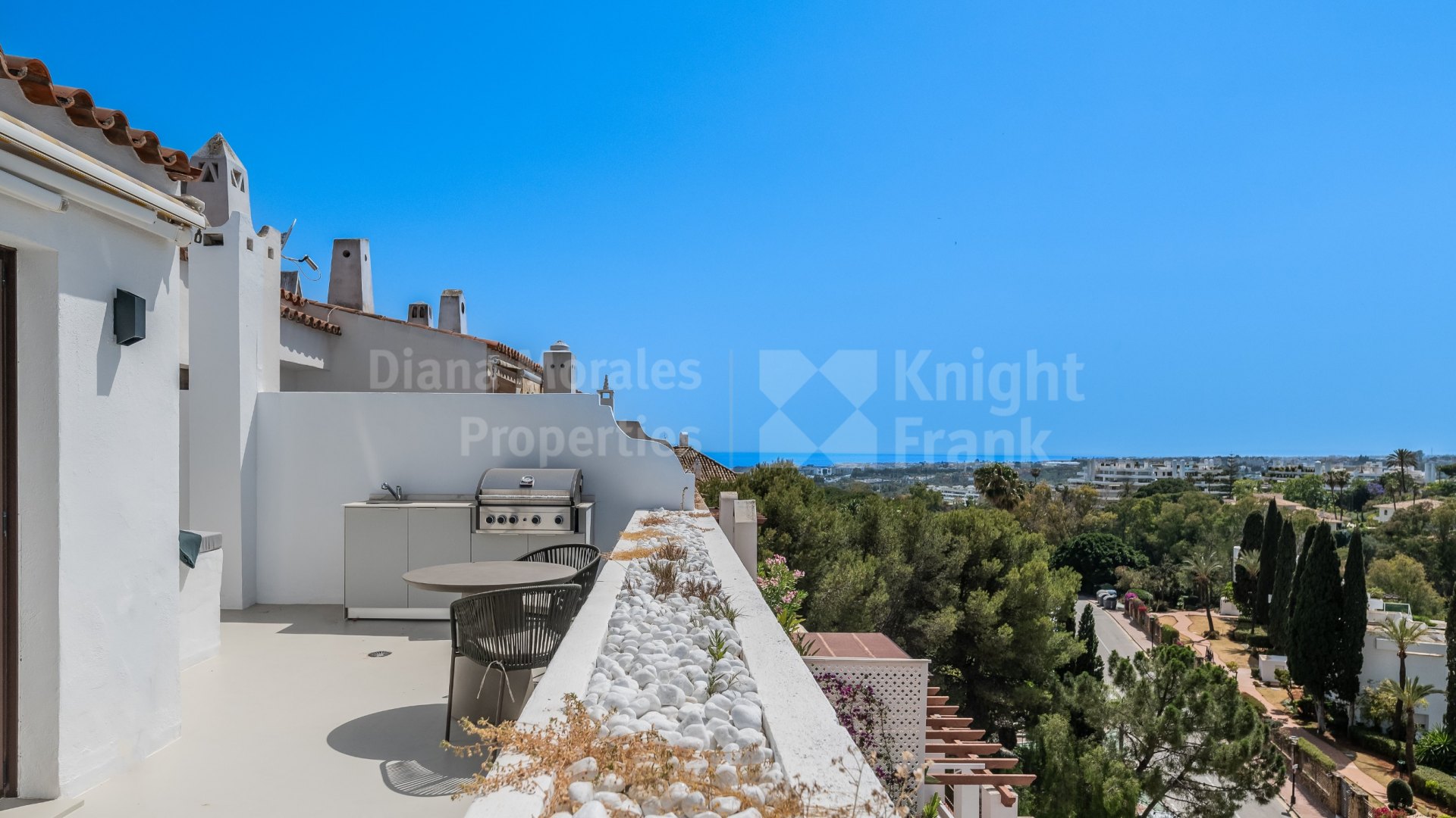 Coto Real, Beautiful duplex penthouse on Marbella's Golden Mile