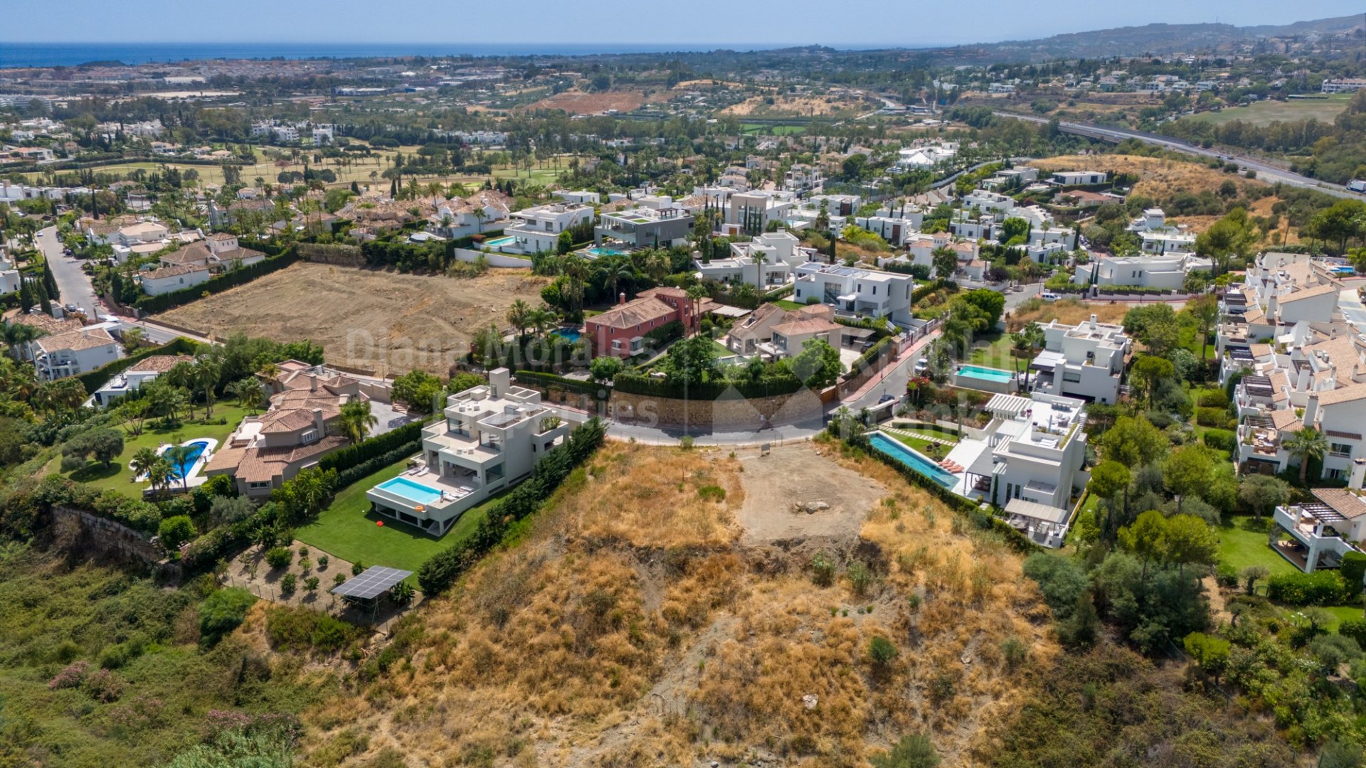 A la venta parcela con proyecto y Licencia para 2 villas en Haza del Conde