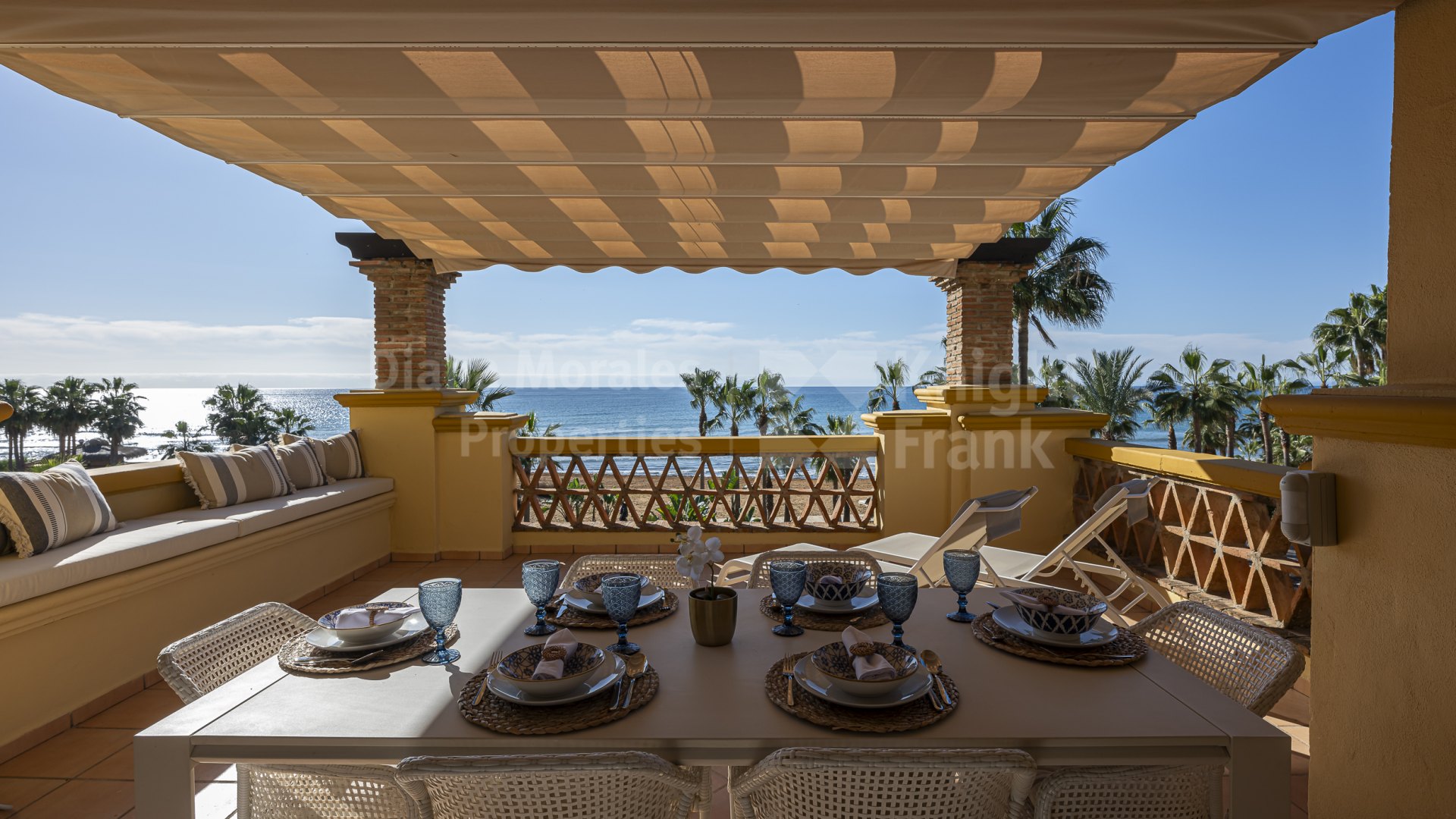 Rio Real, Appartement de trois chambres en bord de mer à l'est de Marbella