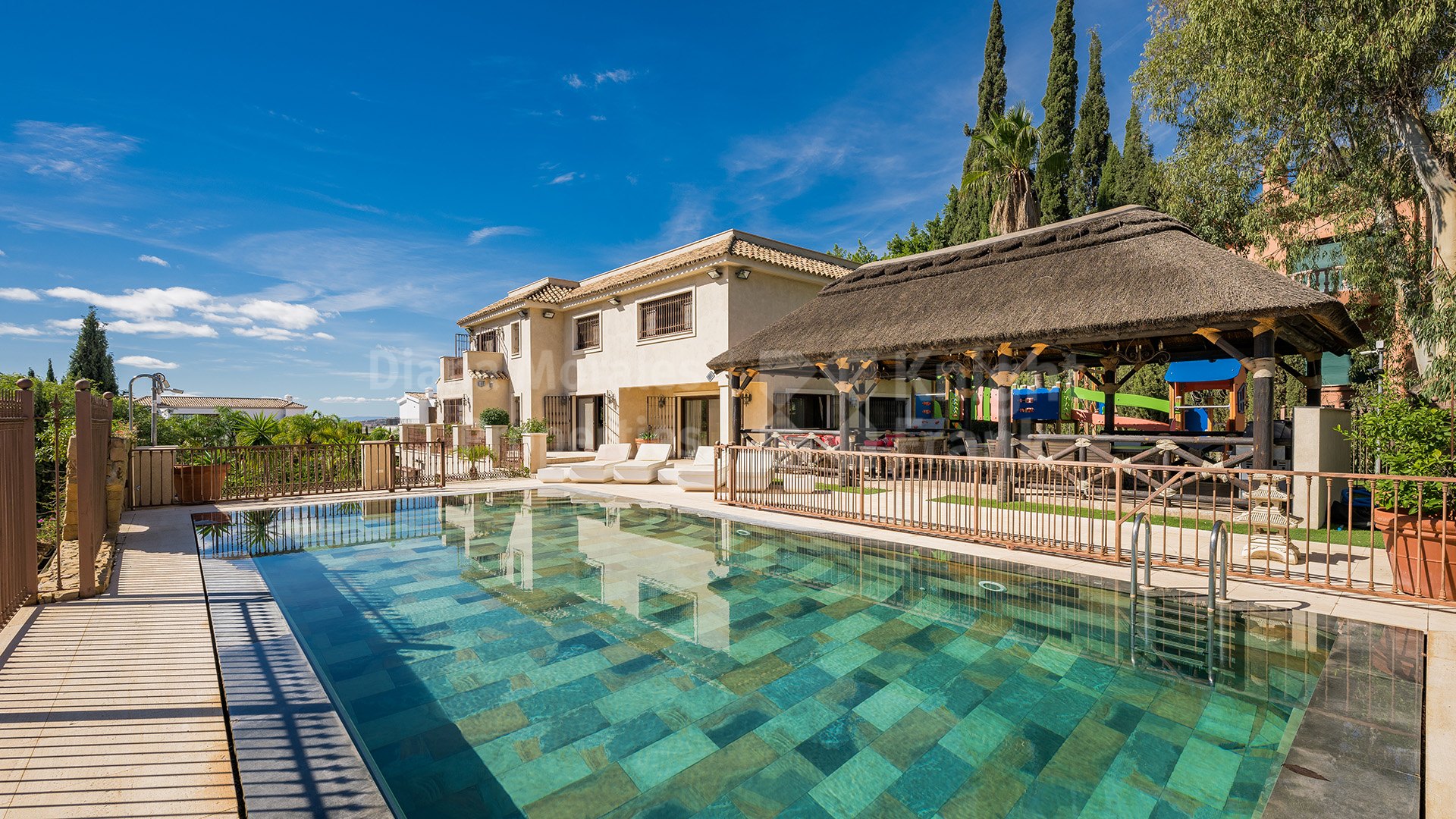 Villa Alegría, elegante casa con vistas panorámicas en El Herrojo