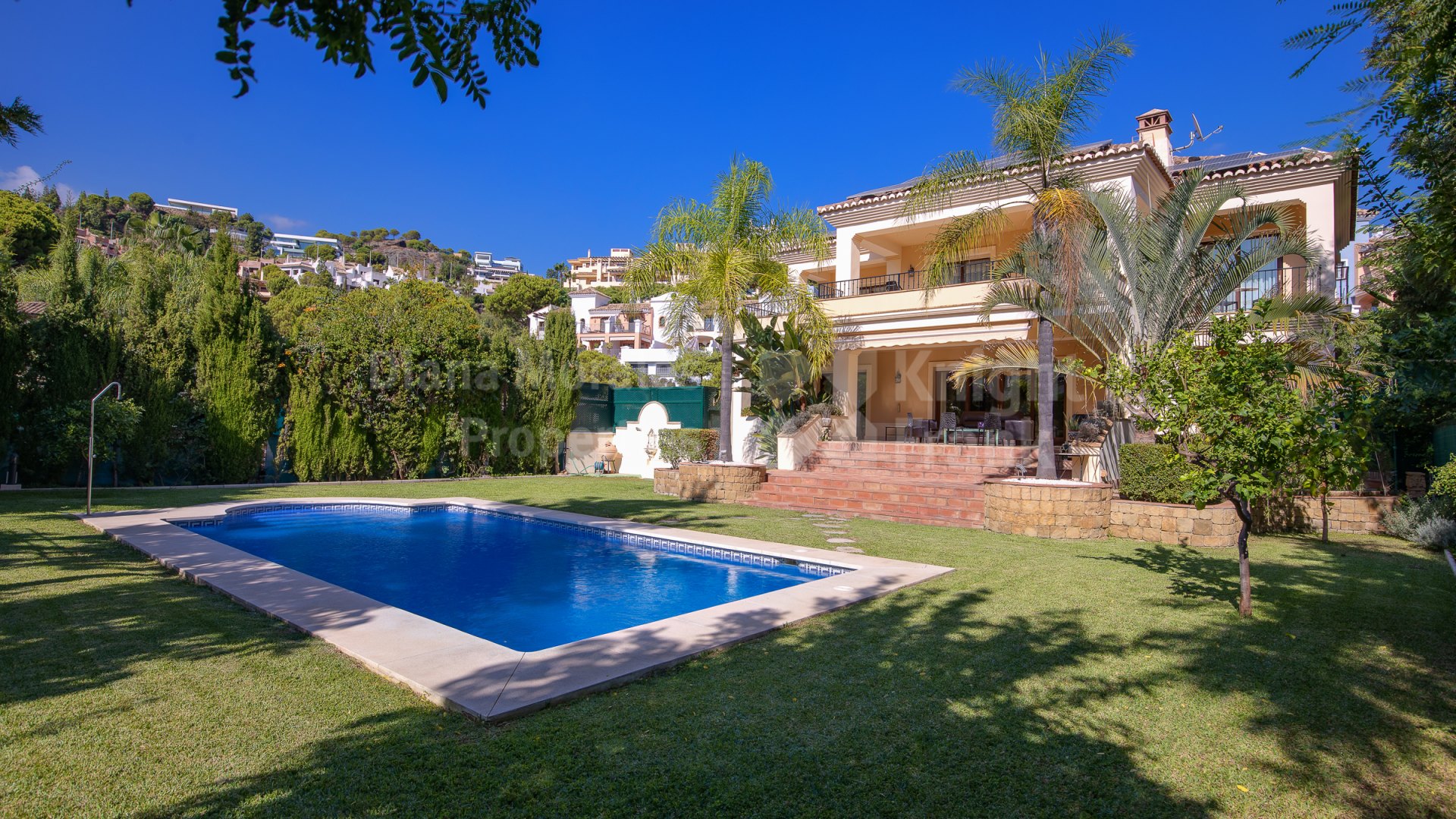 Six bedroom villa with unparalleled comfort in Los Arqueros