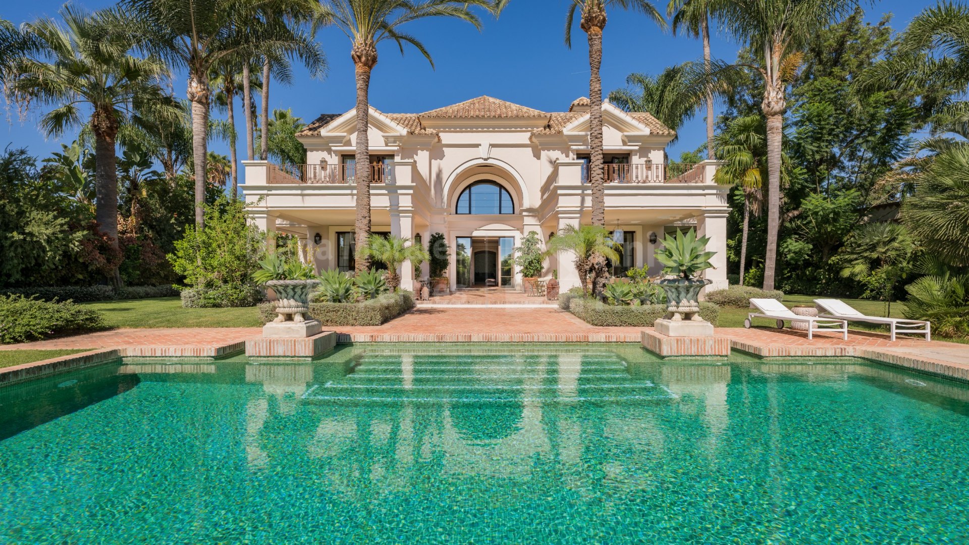 Exceptional villa in Guadalmina baja