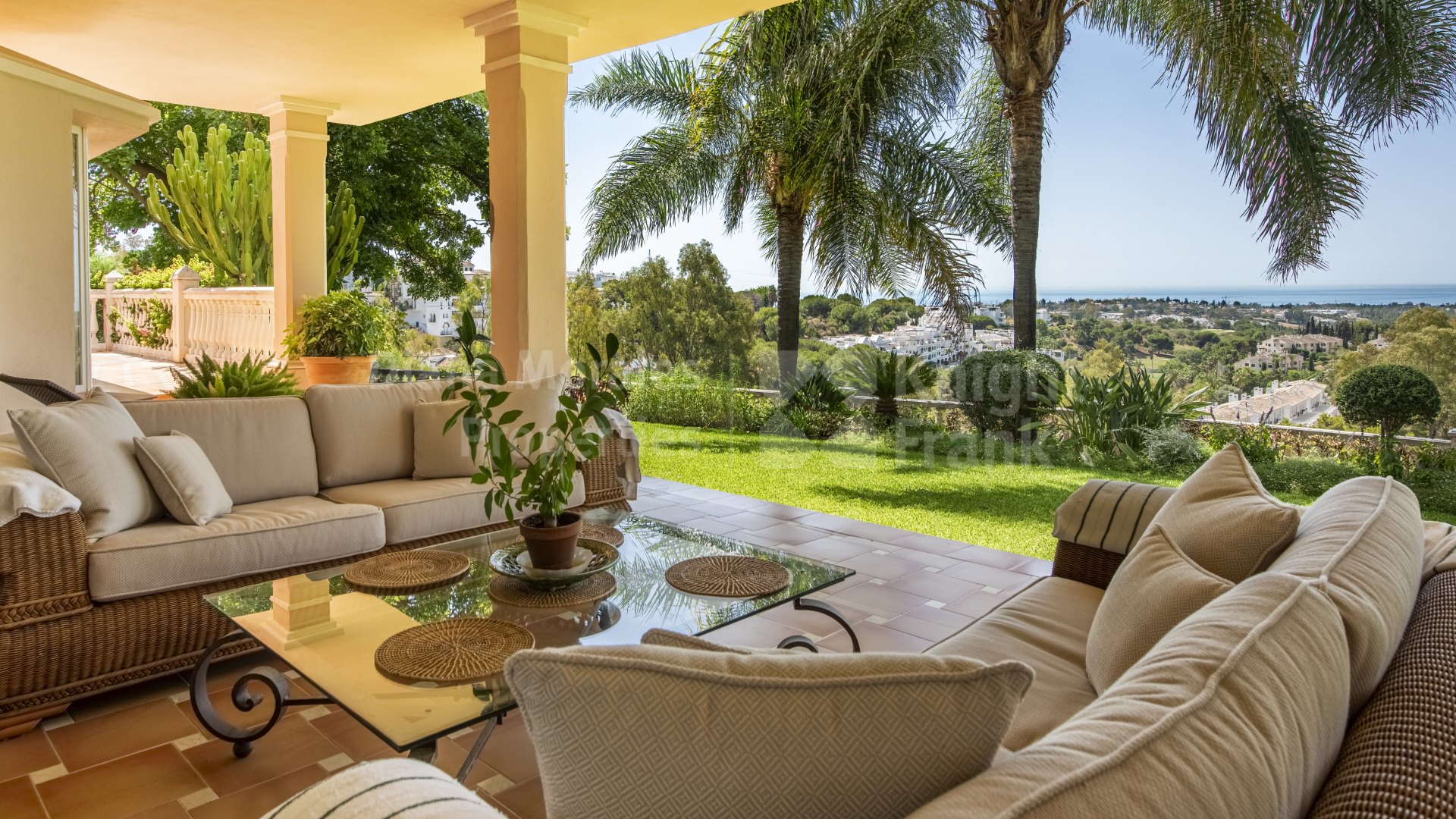 Casa Inola: Exquisite Villa in El Herrojo Alto