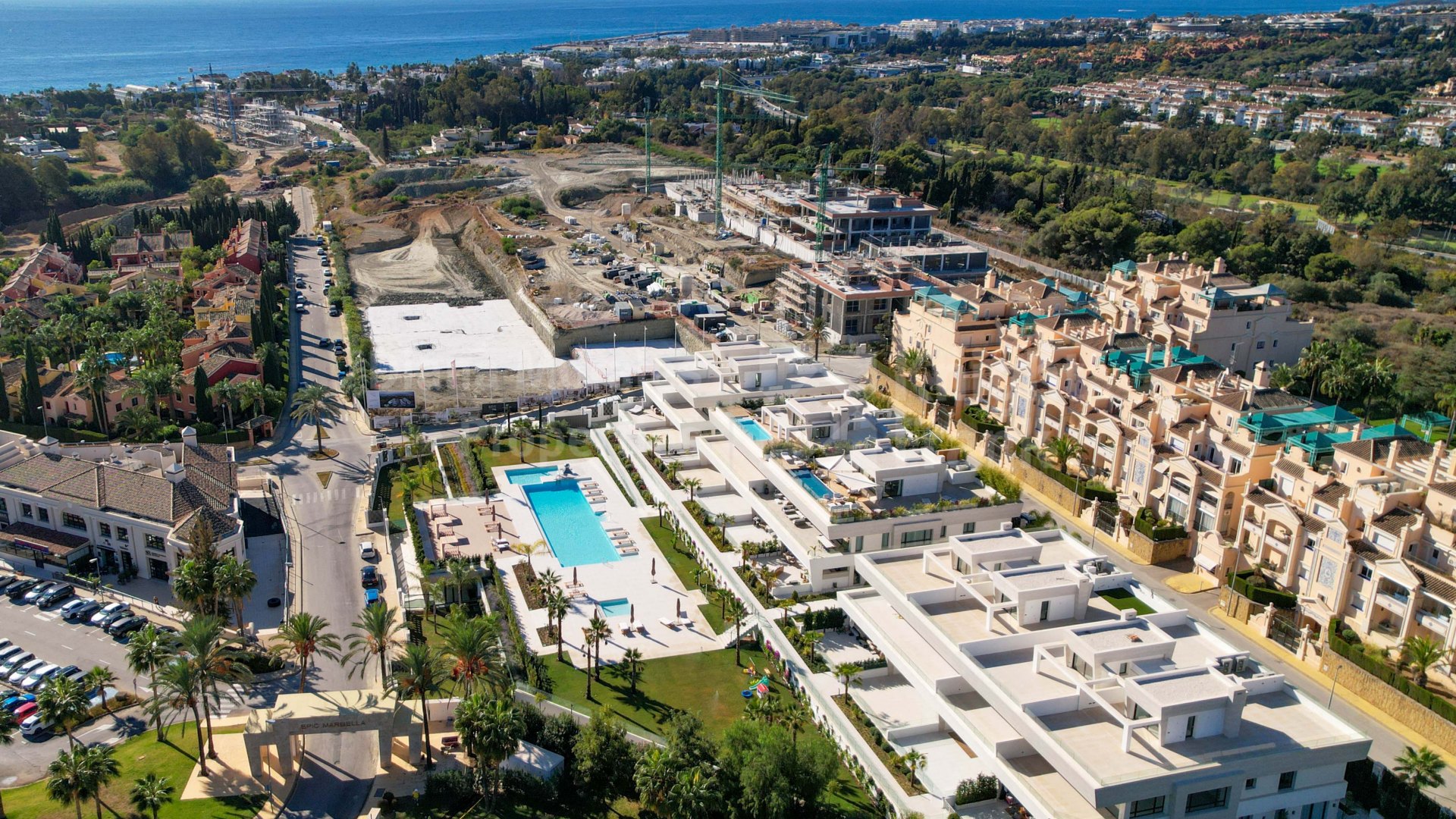 Marbella Goldene Meile, Luxuriöse fünf Schlafzimmer Duplex auf Marbellas Goldenen Meile