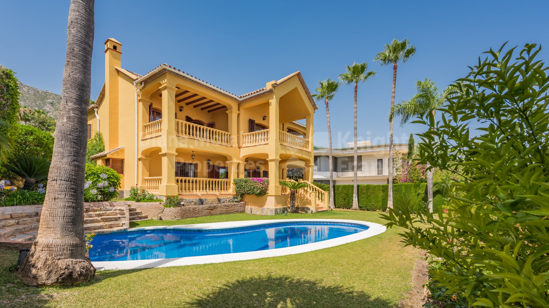 Casa Bach - Elegante Villa mit Gästehaus in Sierra Blanca, Marbella