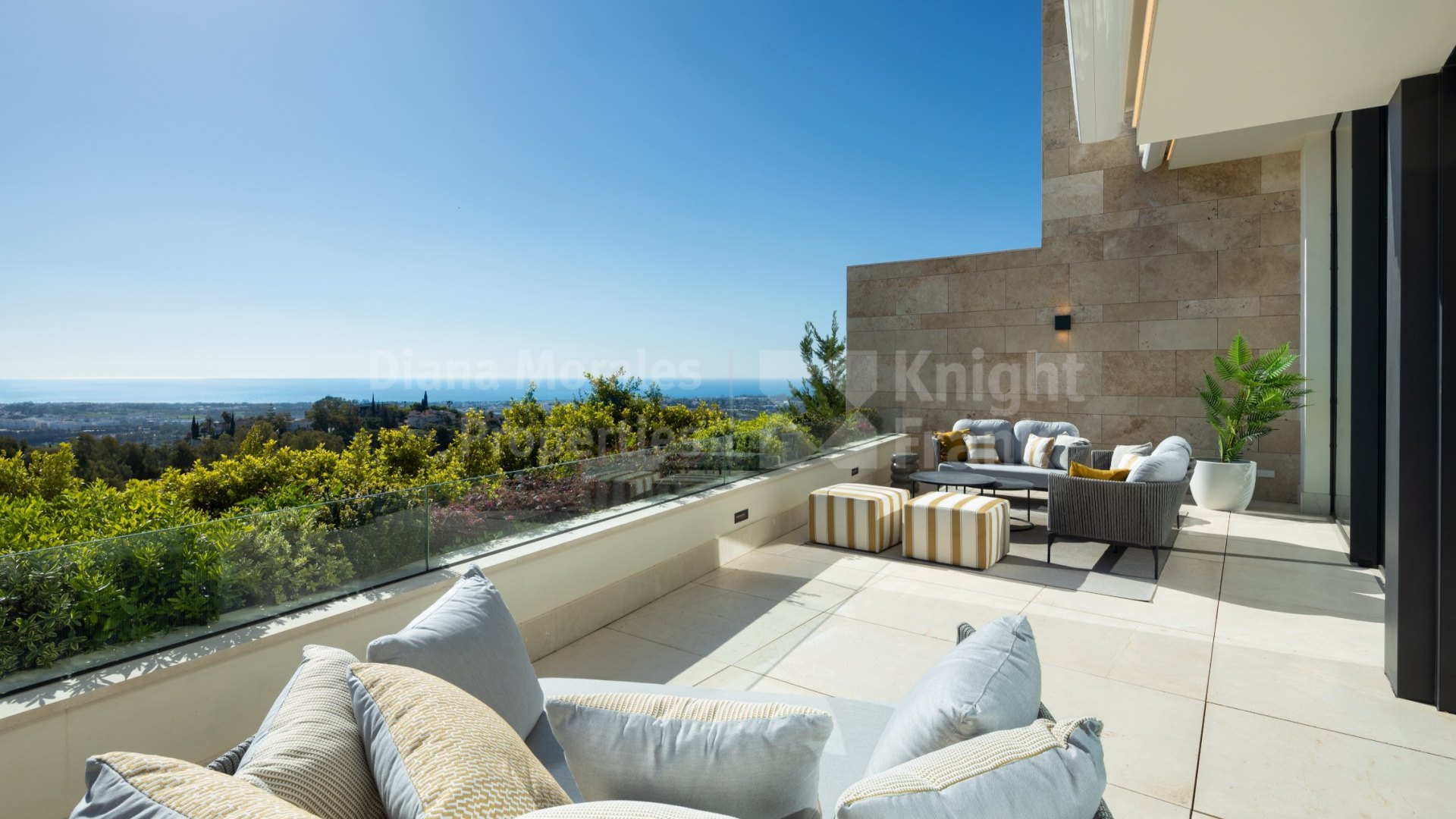Duplex in La Quinta with panoramic views