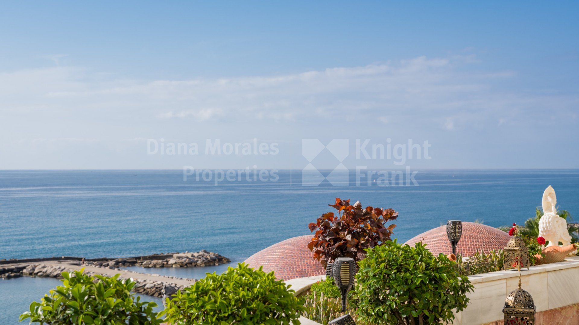 Gray D'Albion, Triplex con vistas panoramicas en Puerto Banus