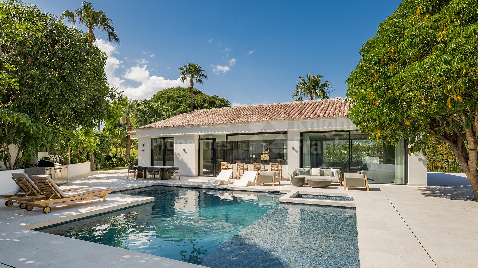 Las Brisas, Villa Vincci, komplett renovierte andalusische Villa mit Blick auf La Concha und den Golfplatz