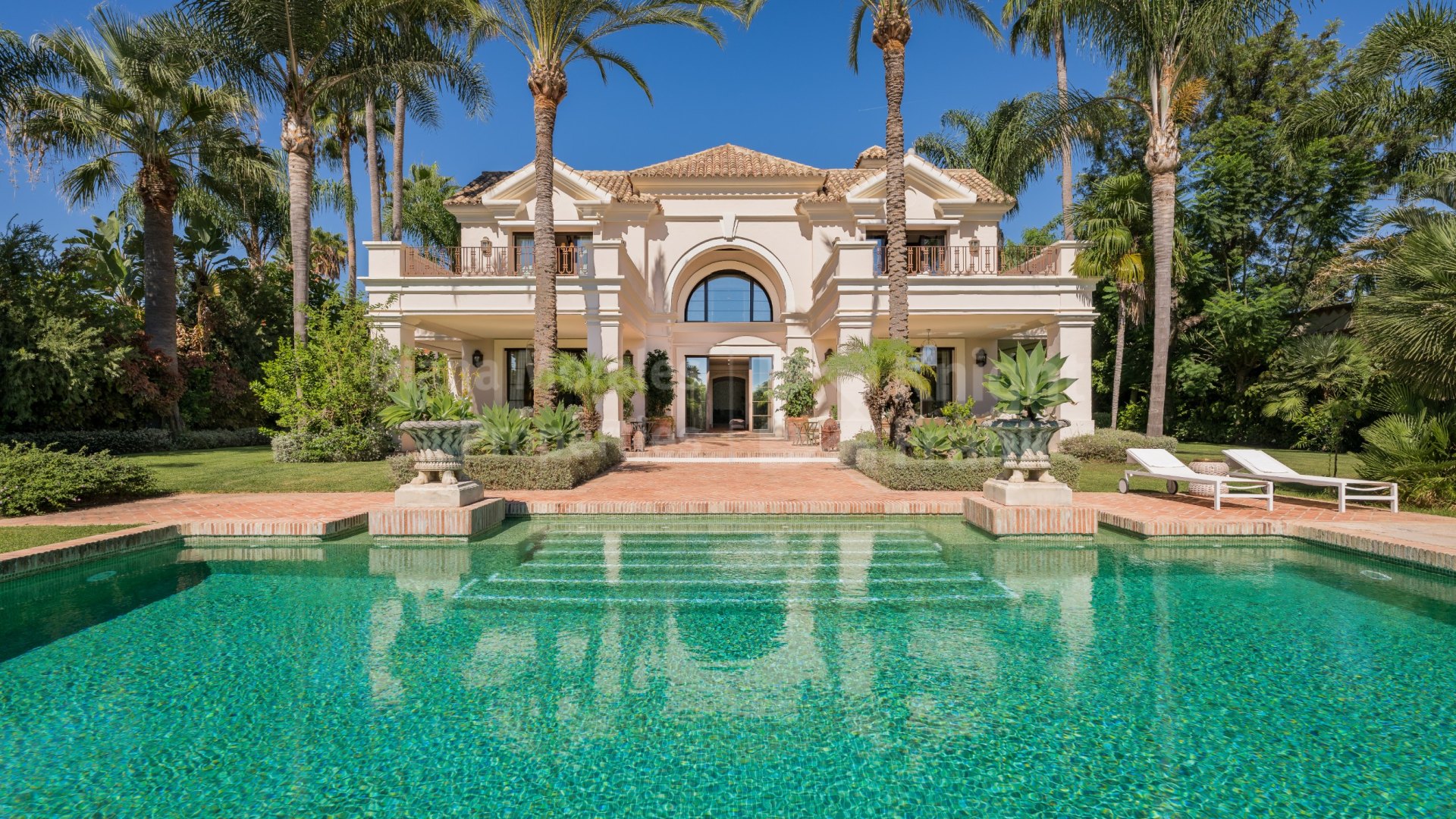 Villa excepcional en alquiler en Guadalmina Baja