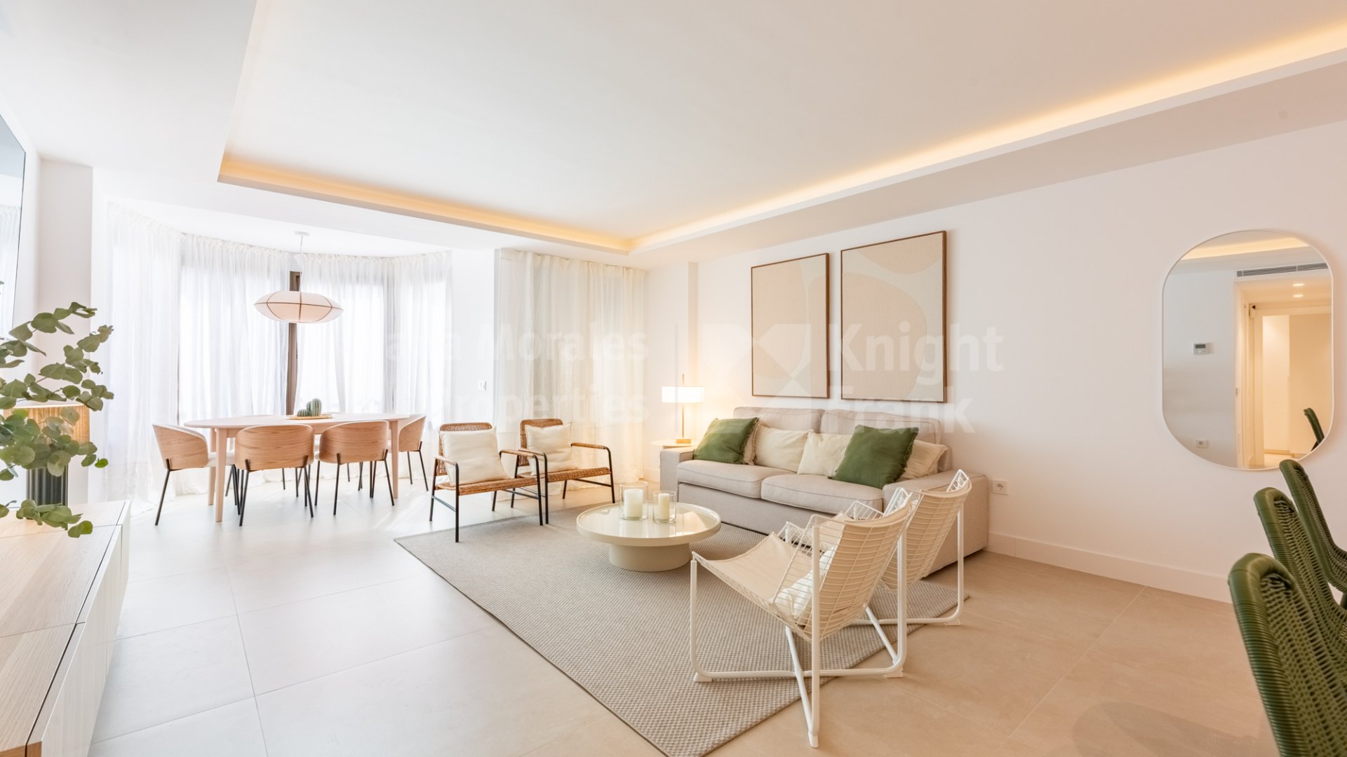 Marbella Centre, Beautifully renovated two-bedroom apartment in the heart of Marbella