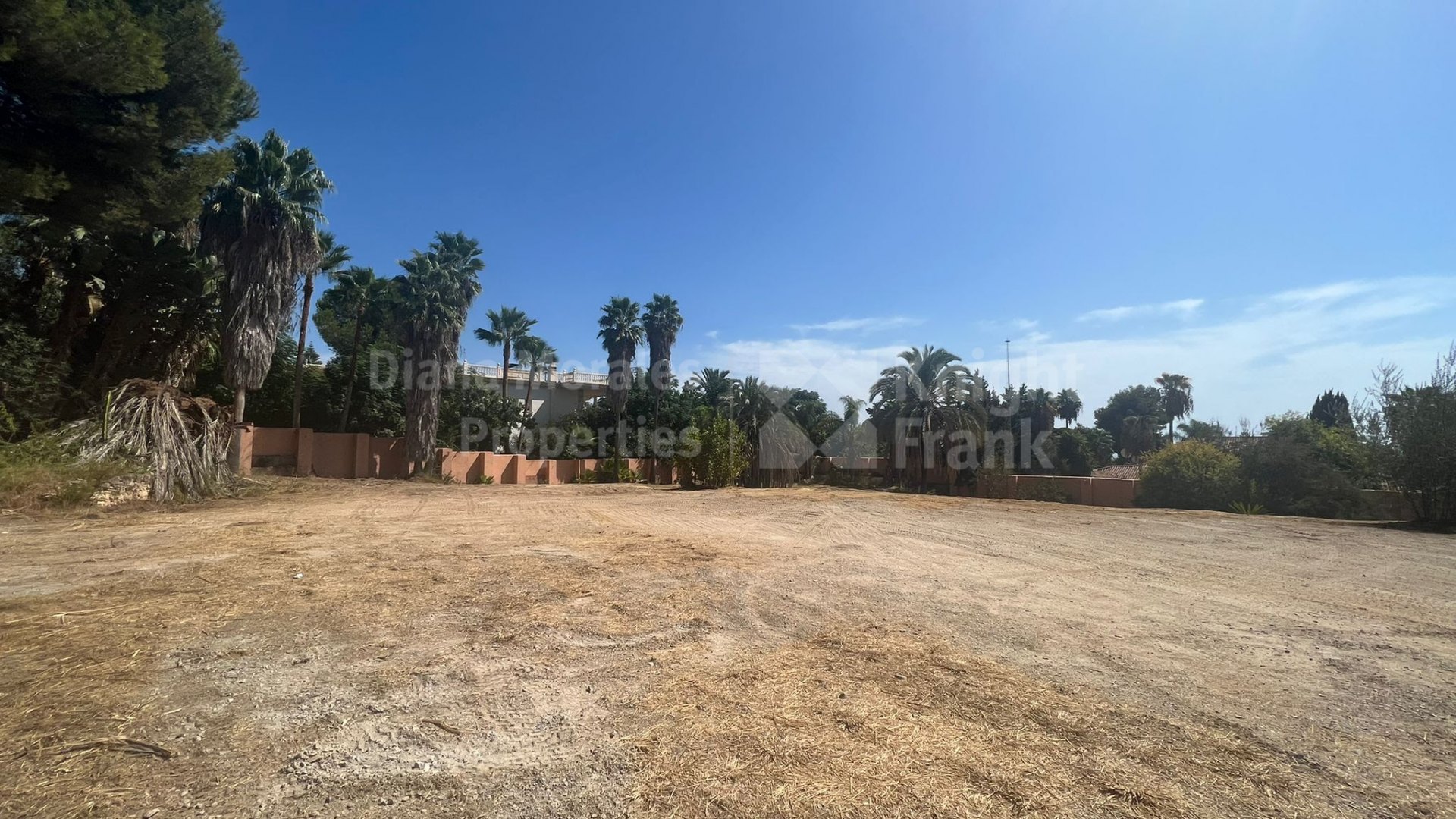 Parcela con licencia de obra en Rocío de Nagüeles, Marbella