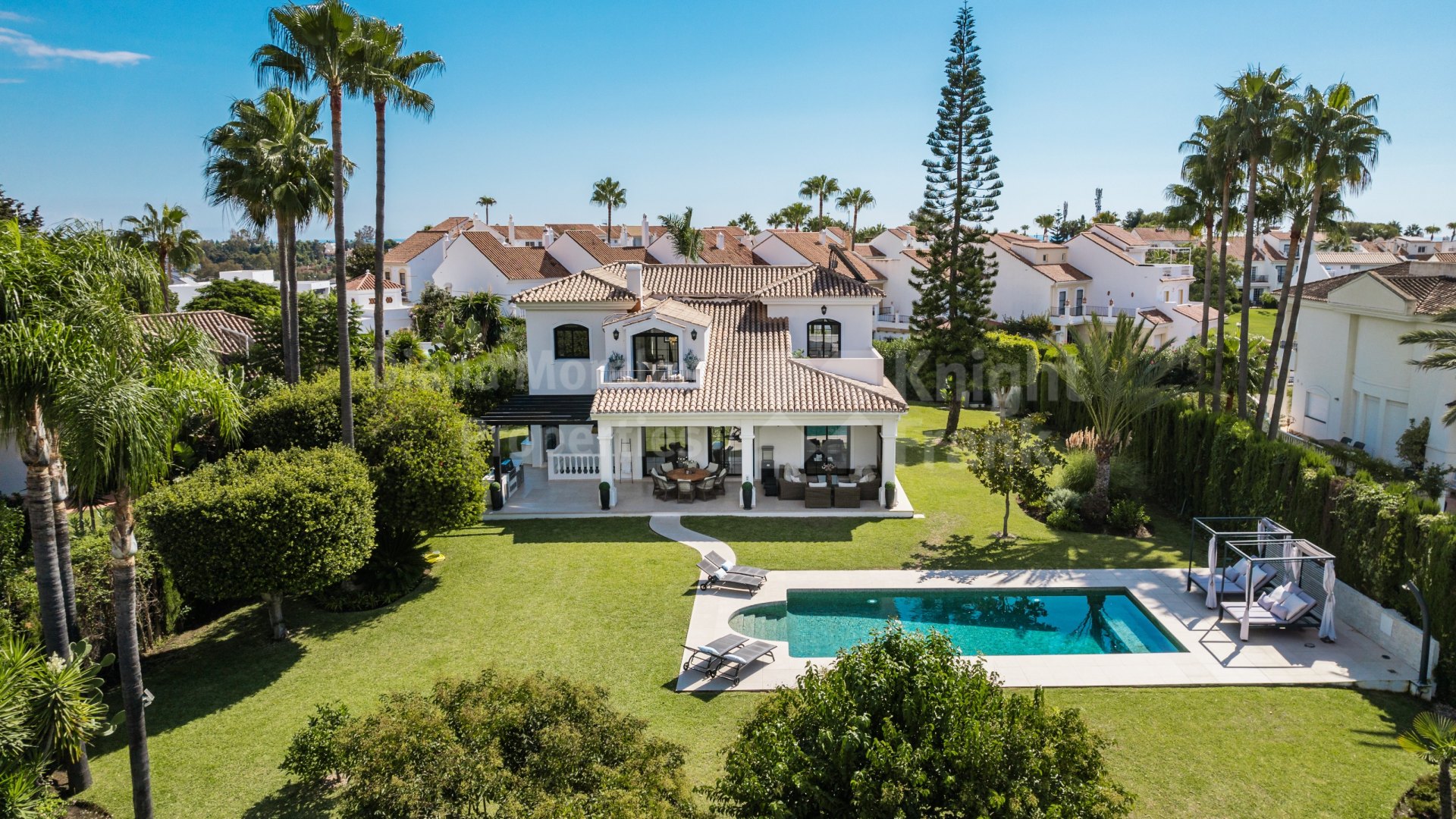 Villa Montebello: design and comfort in Monte Biarritz