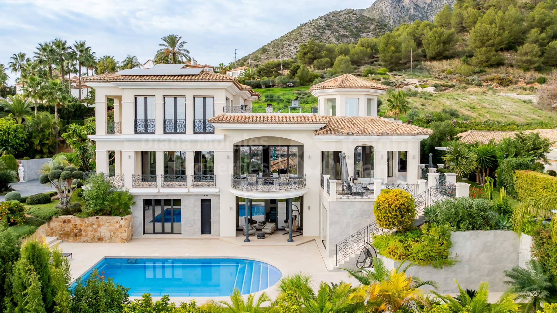 Sierra Blanca, Villa Paradiso, классическая элегантность с видом на море в Сьерра-Бланка