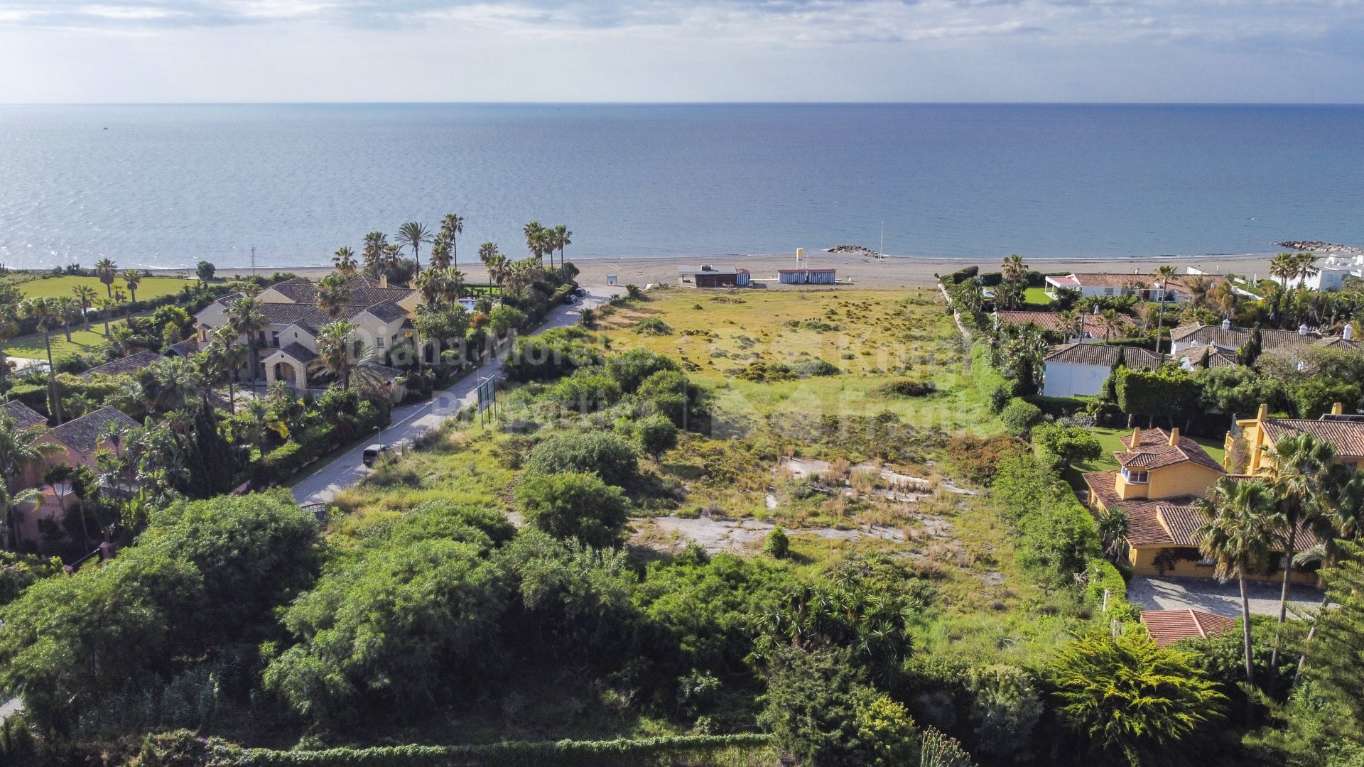 Guadalmina Baja, Frontline beach plot in Guadalmina