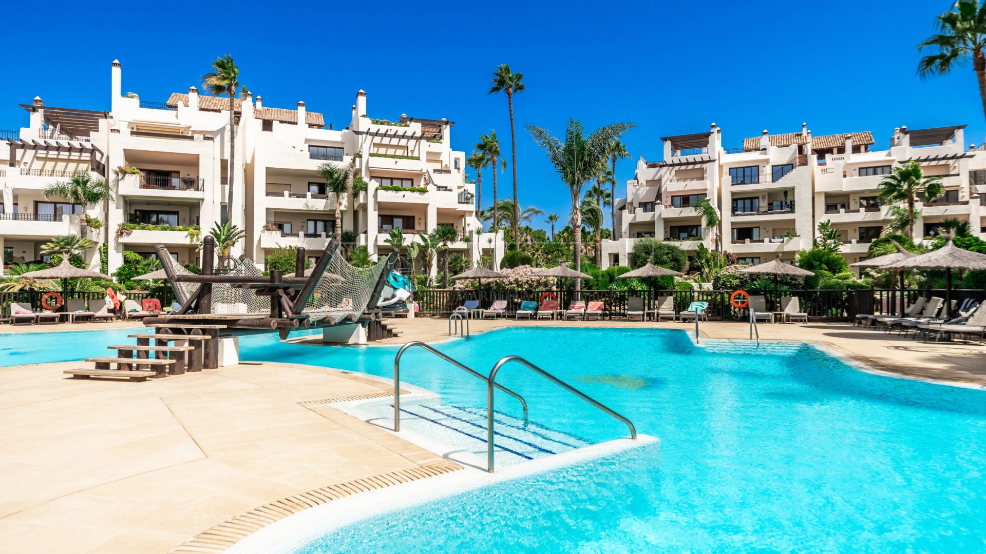 Apartamento en reforma en Bahía del Velerín, Estepona