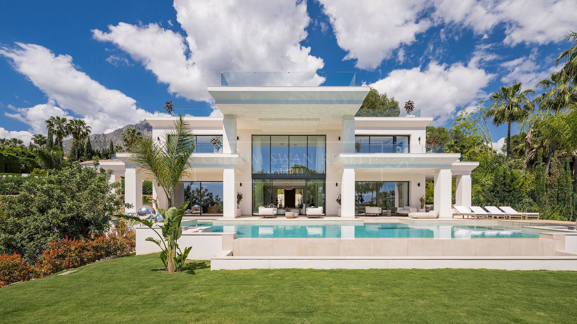 New Contemporary Residence in Sierra Blanca