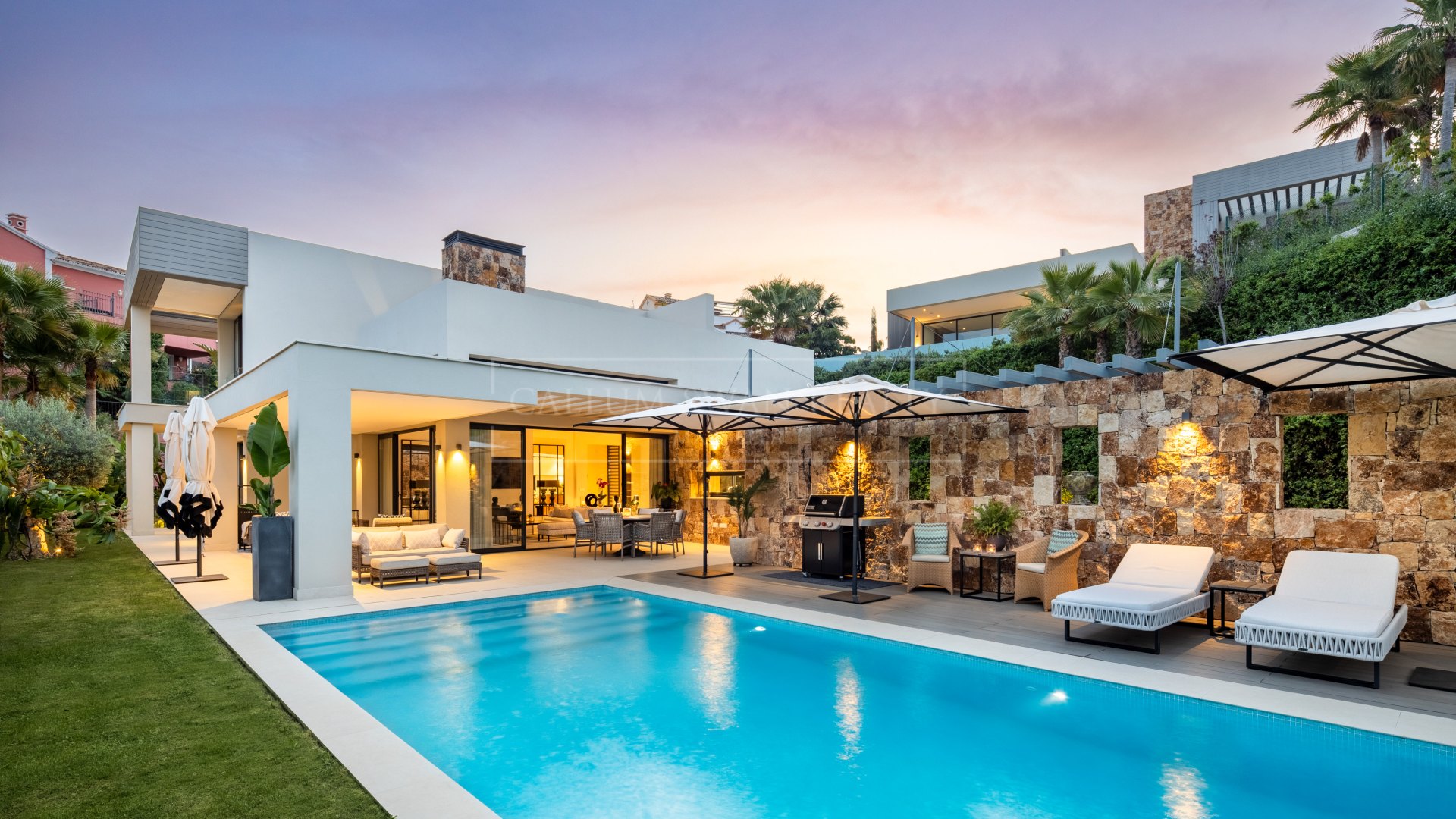 Villa Cinq Chambres dans la Vallée de Golf avec Vue sur la Mer à Nueva Andalucía